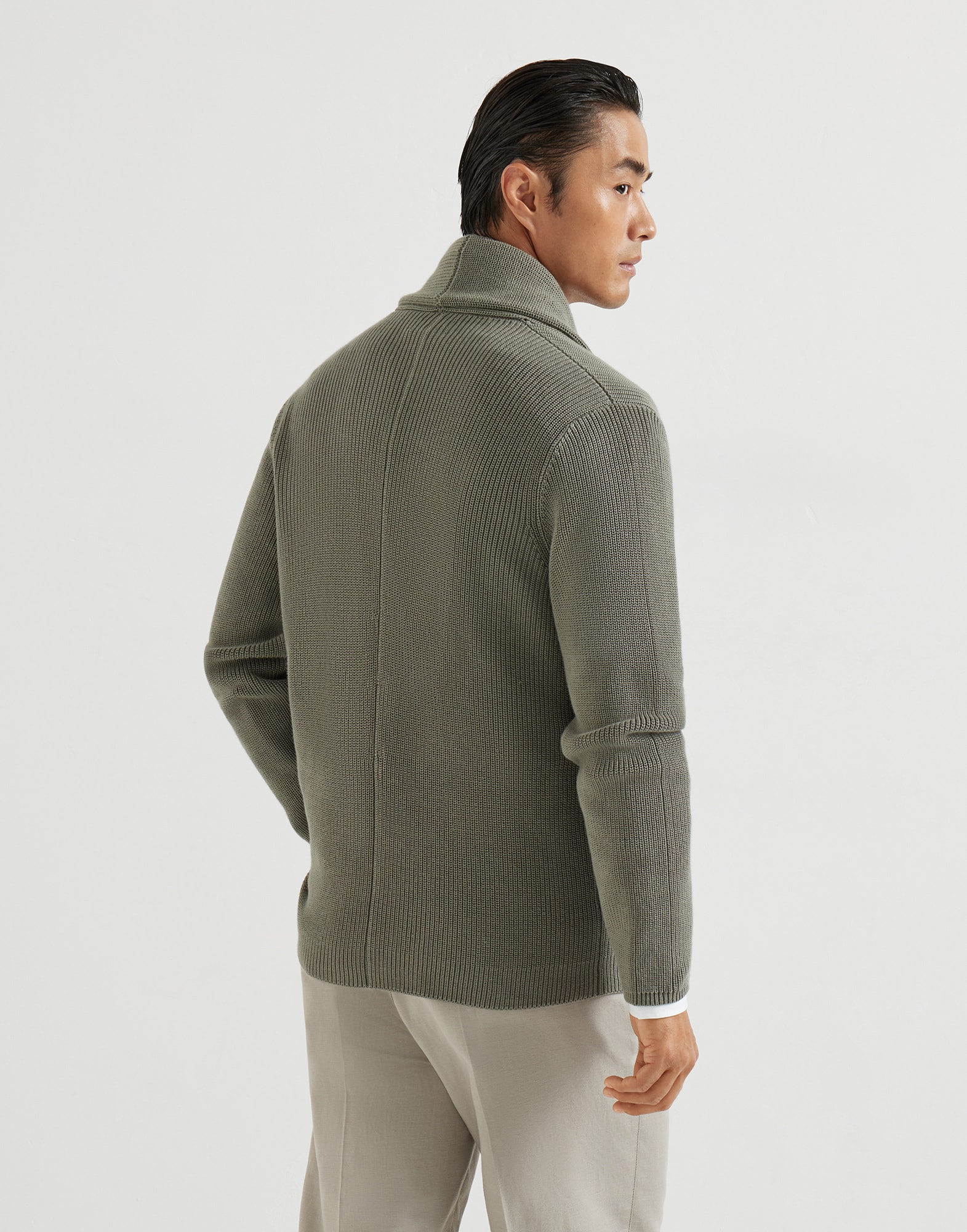 e*y様 BRUNELLO CUCINELLI カーキカーディガン メンズ 向け カーキ メタリックボタン付き カーディガン | Brunello
