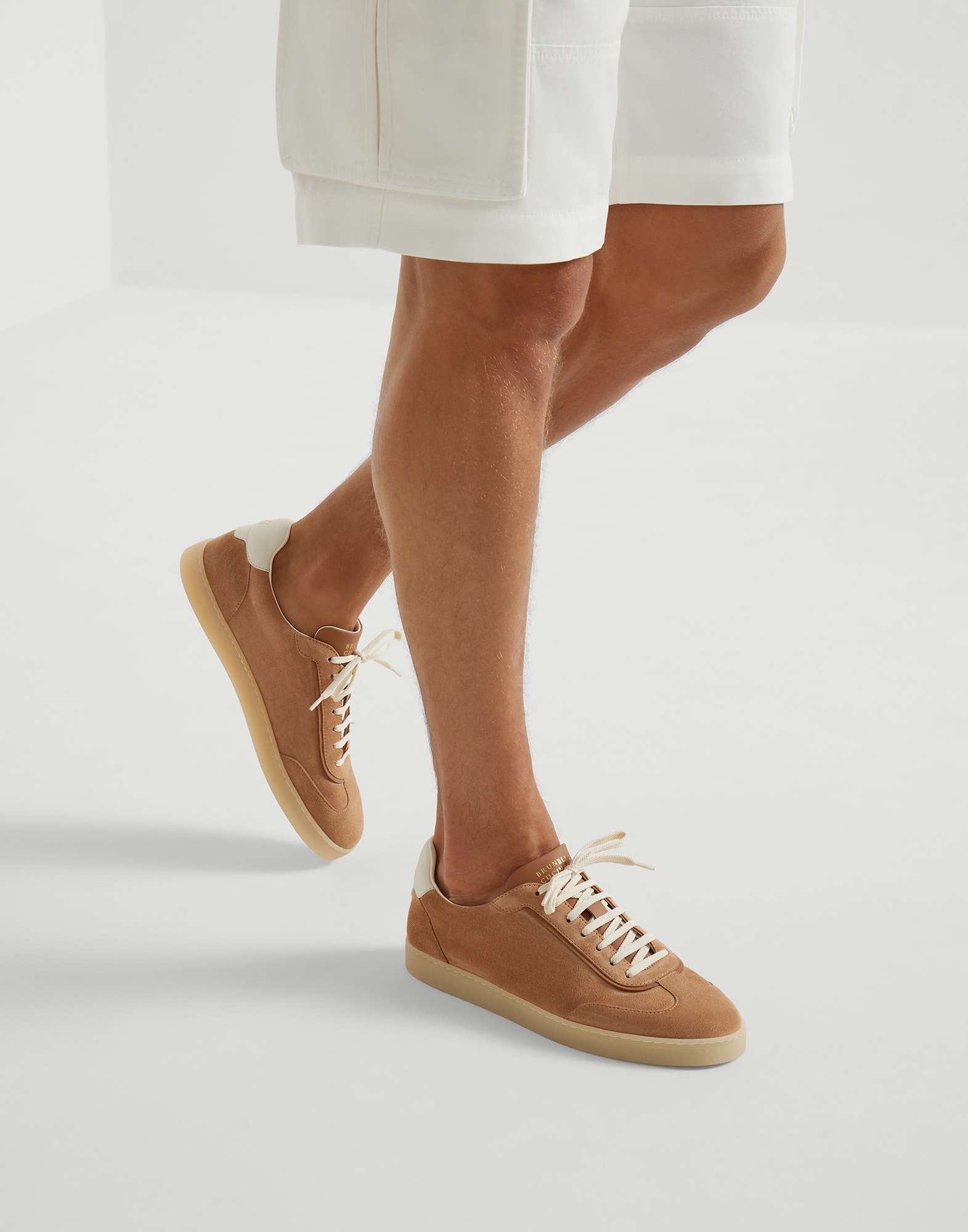 メンズ 向け ライトブラウン スエードスニーカー | Brunello Cucinelli