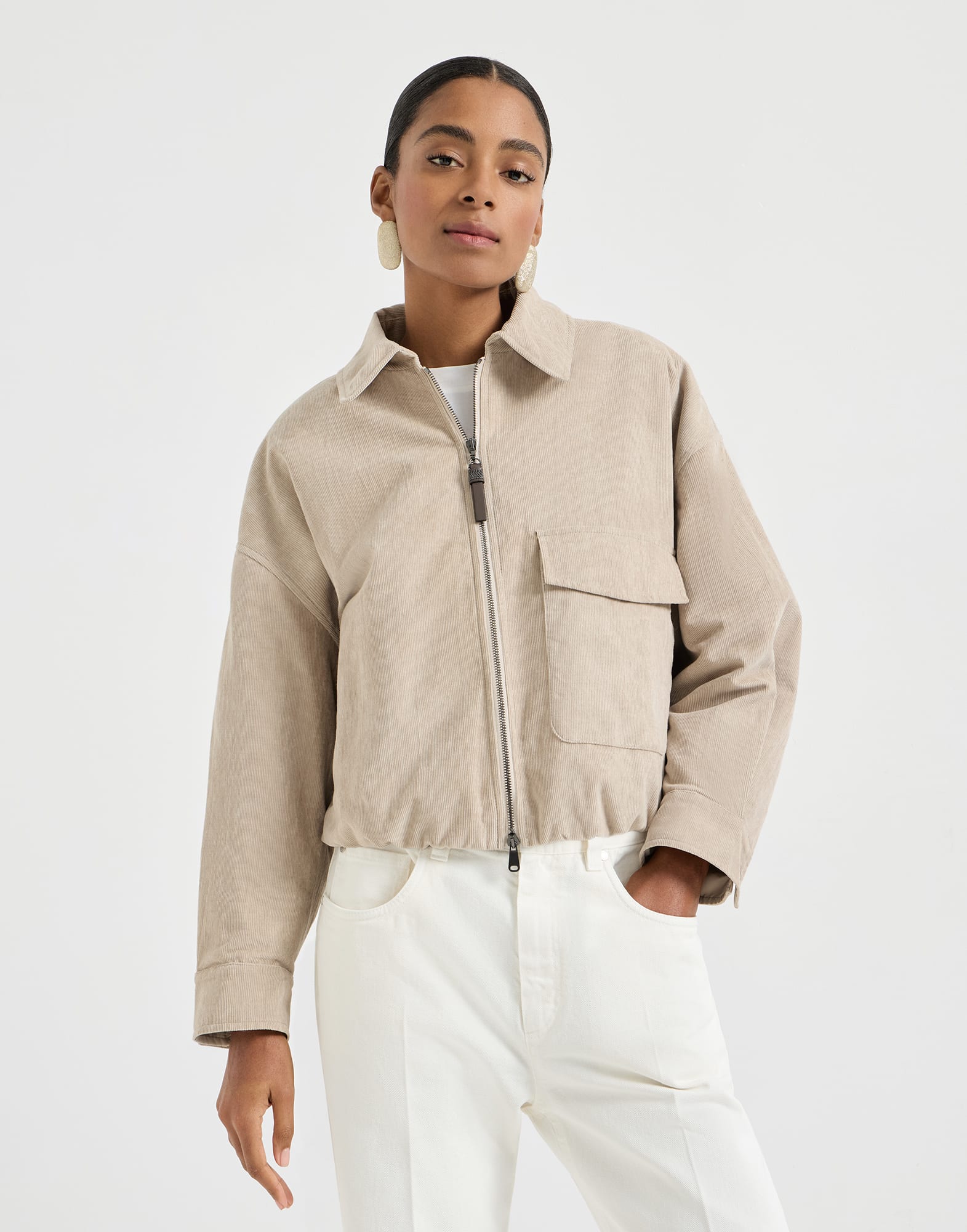 아우터웨어 - 정면 뷰 - 전체 화면으로 보기