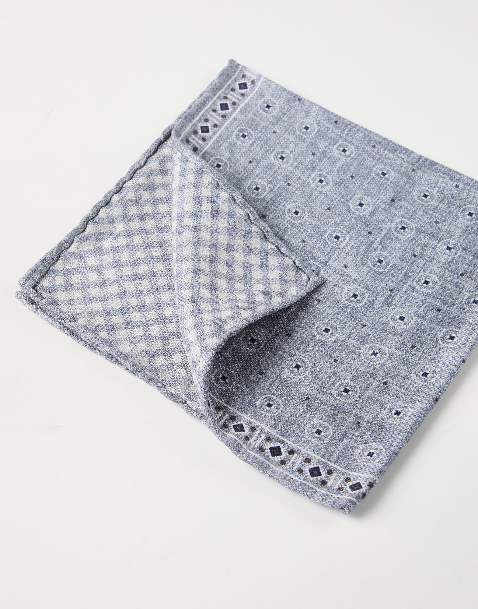 メンズ 向け グレー シルクポケットチーフ | Brunello Cucinelli