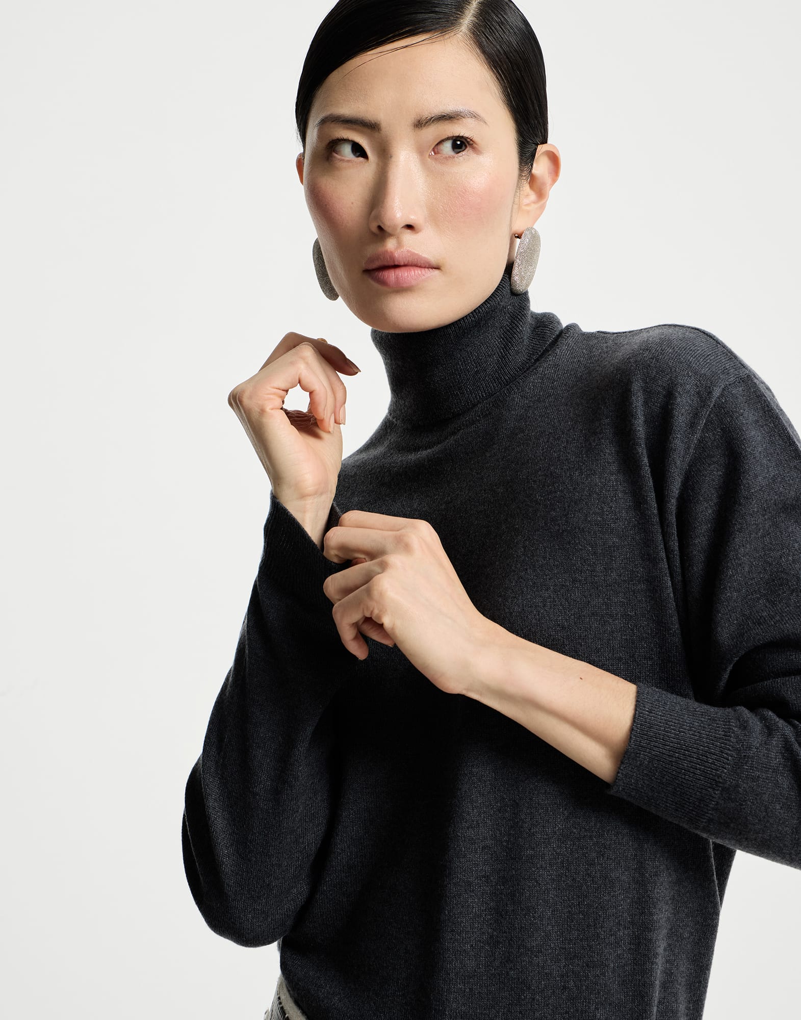 Cashmere sweater with monili for Woman in Pebble | Brunello Cucinelli