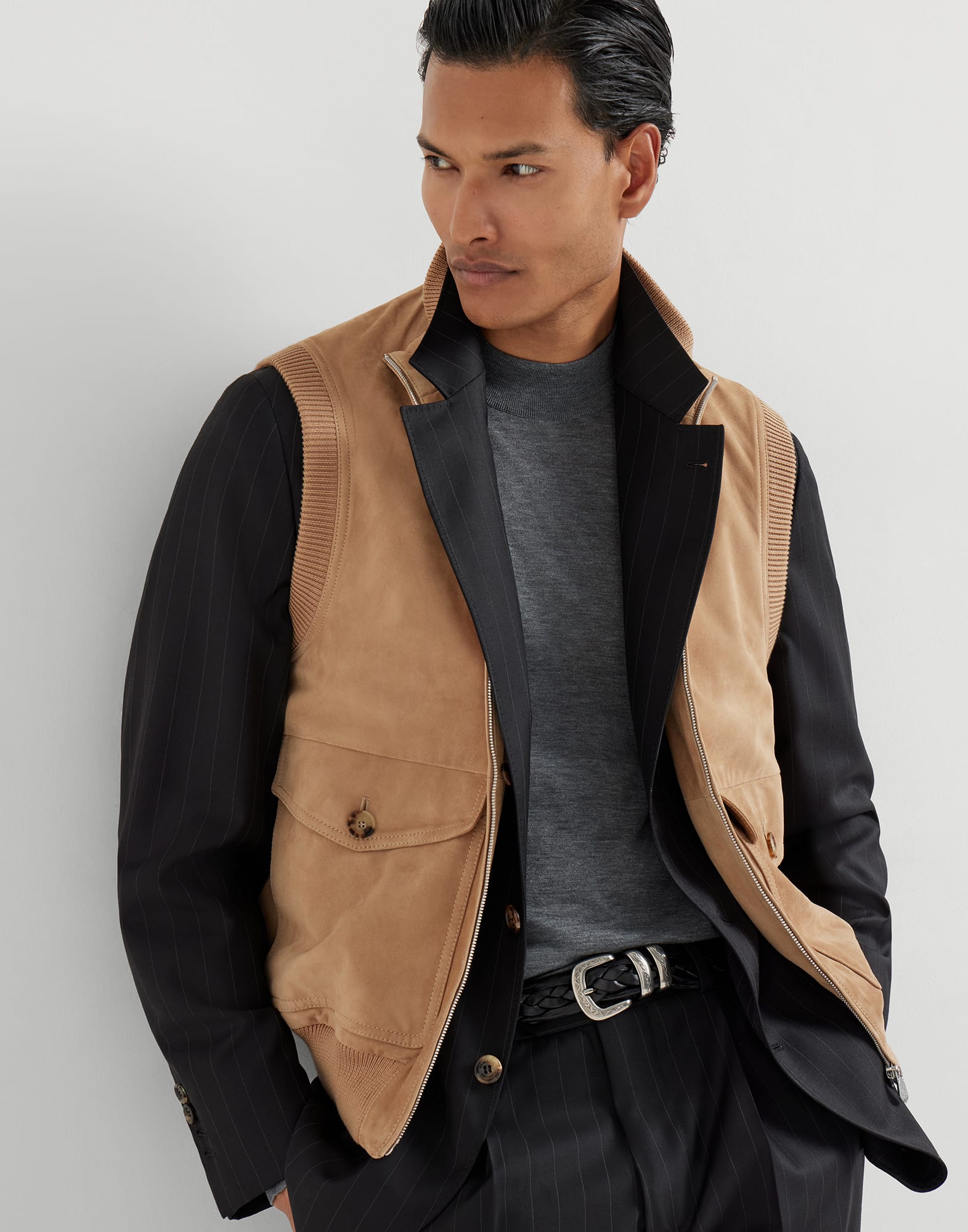 メンズ 向け ライトブラウン スエード ベスト | Brunello Cucinelli