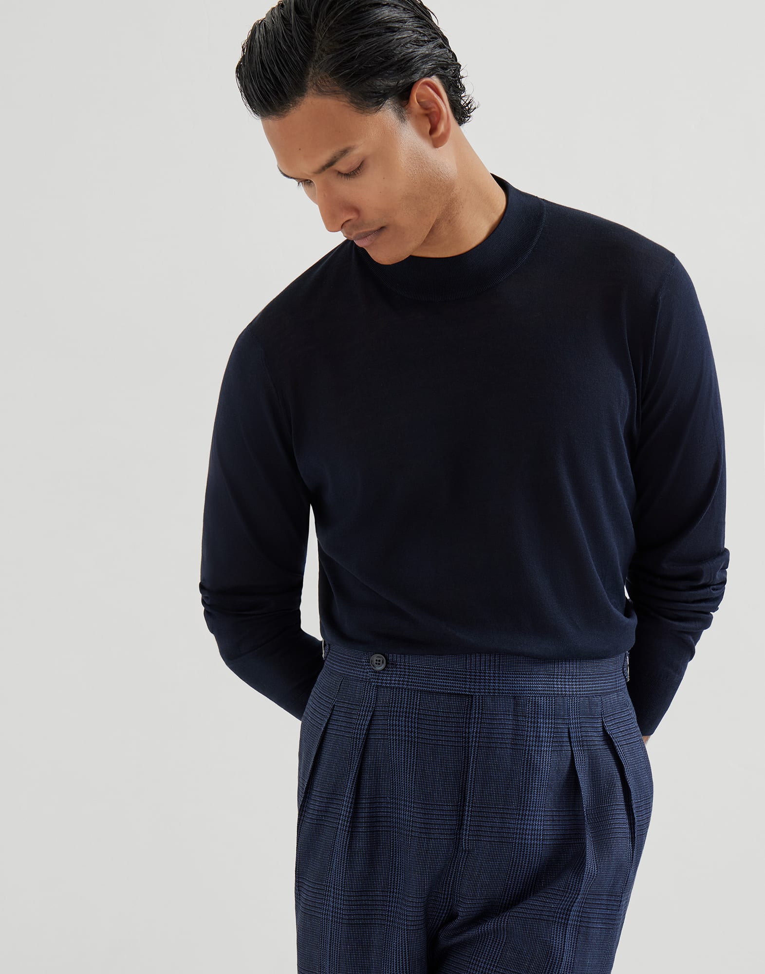 BRUNELLO CUCINELLIセーター Lightweight sweater for Man in Dark Grey | Brunello Cucinelli