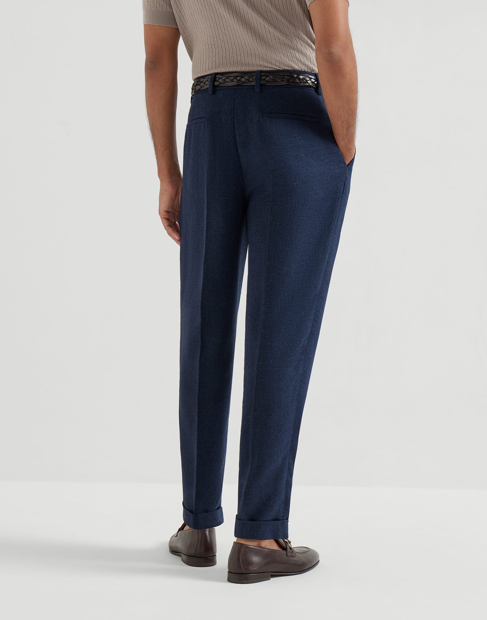 Trousers with pleats for Man in Navy Blue | Brunello Cucinelli