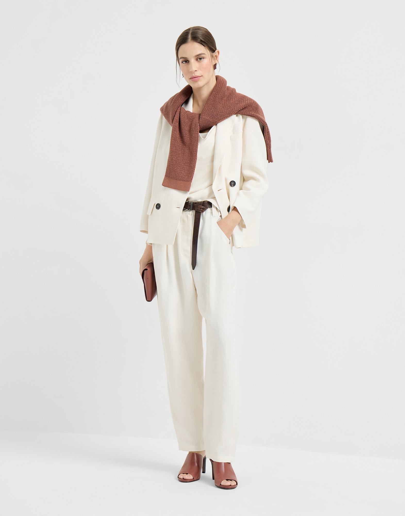 261WOUTFITCS53 image number 0