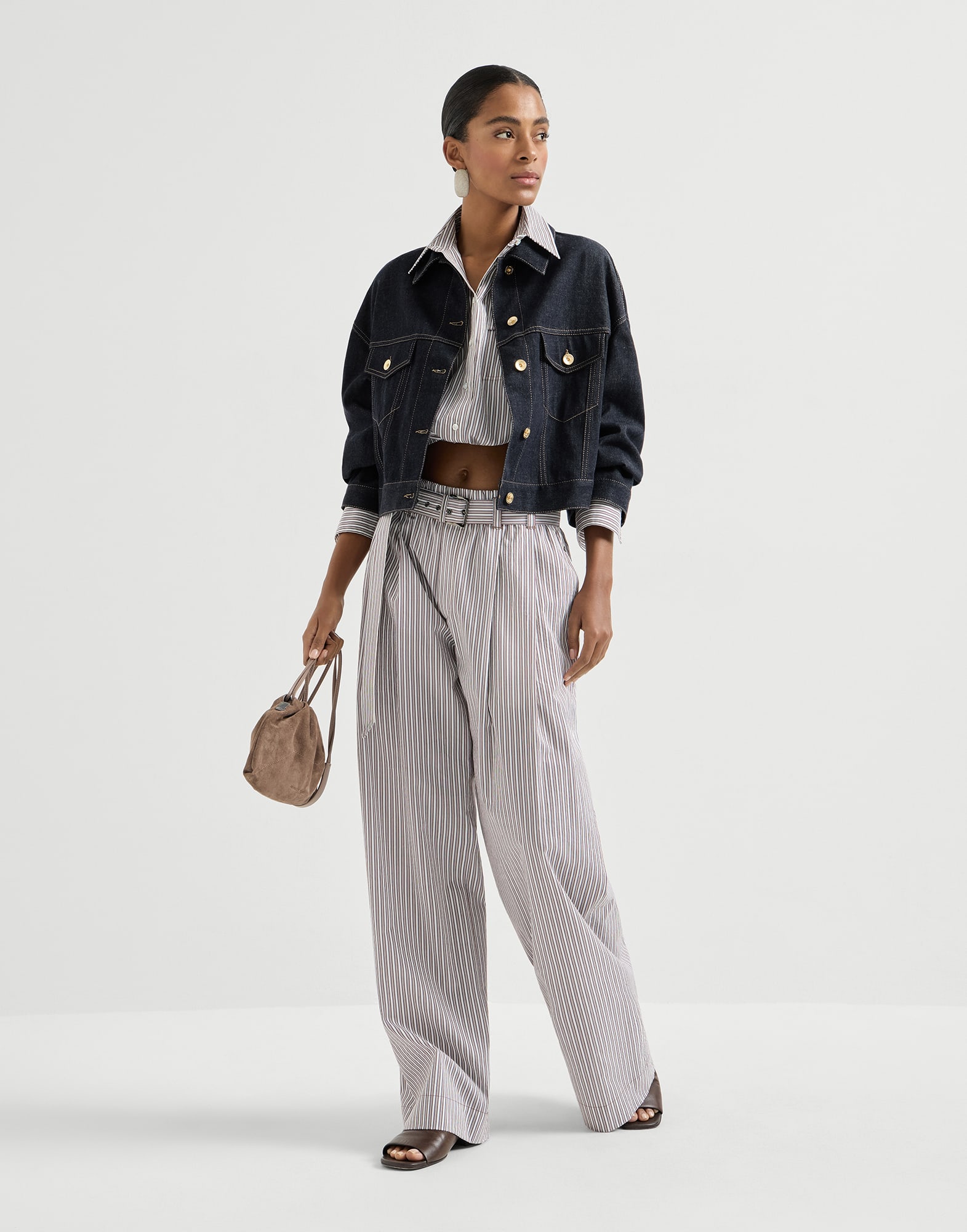 261WOUTFIT9 image number 0