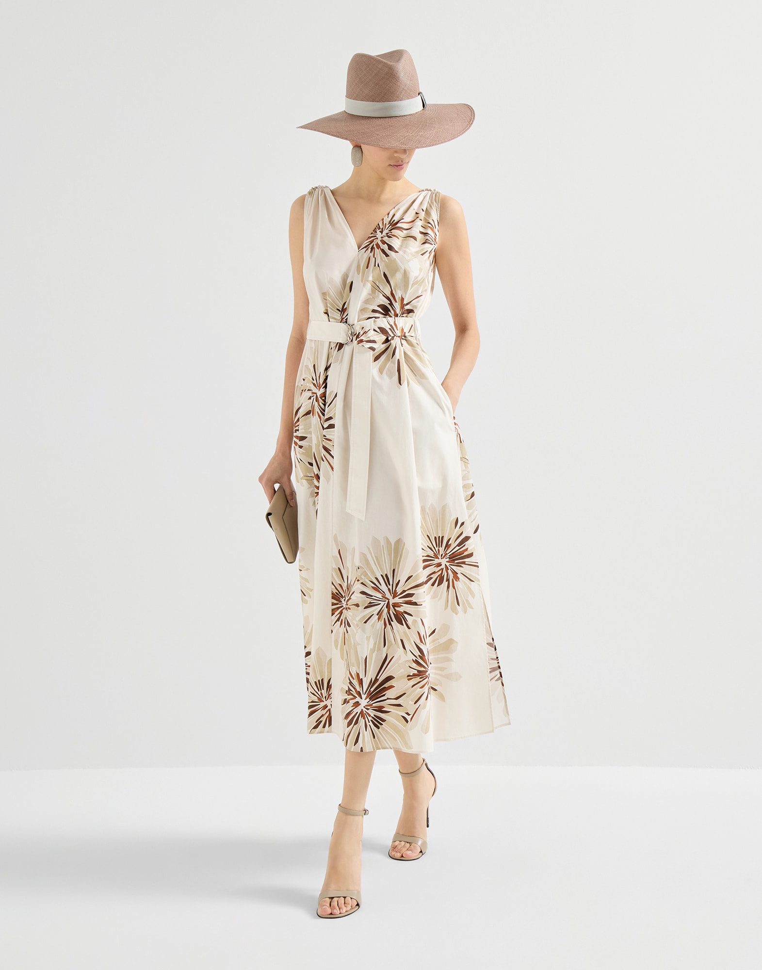 261WOUTFITCS330 image number 0