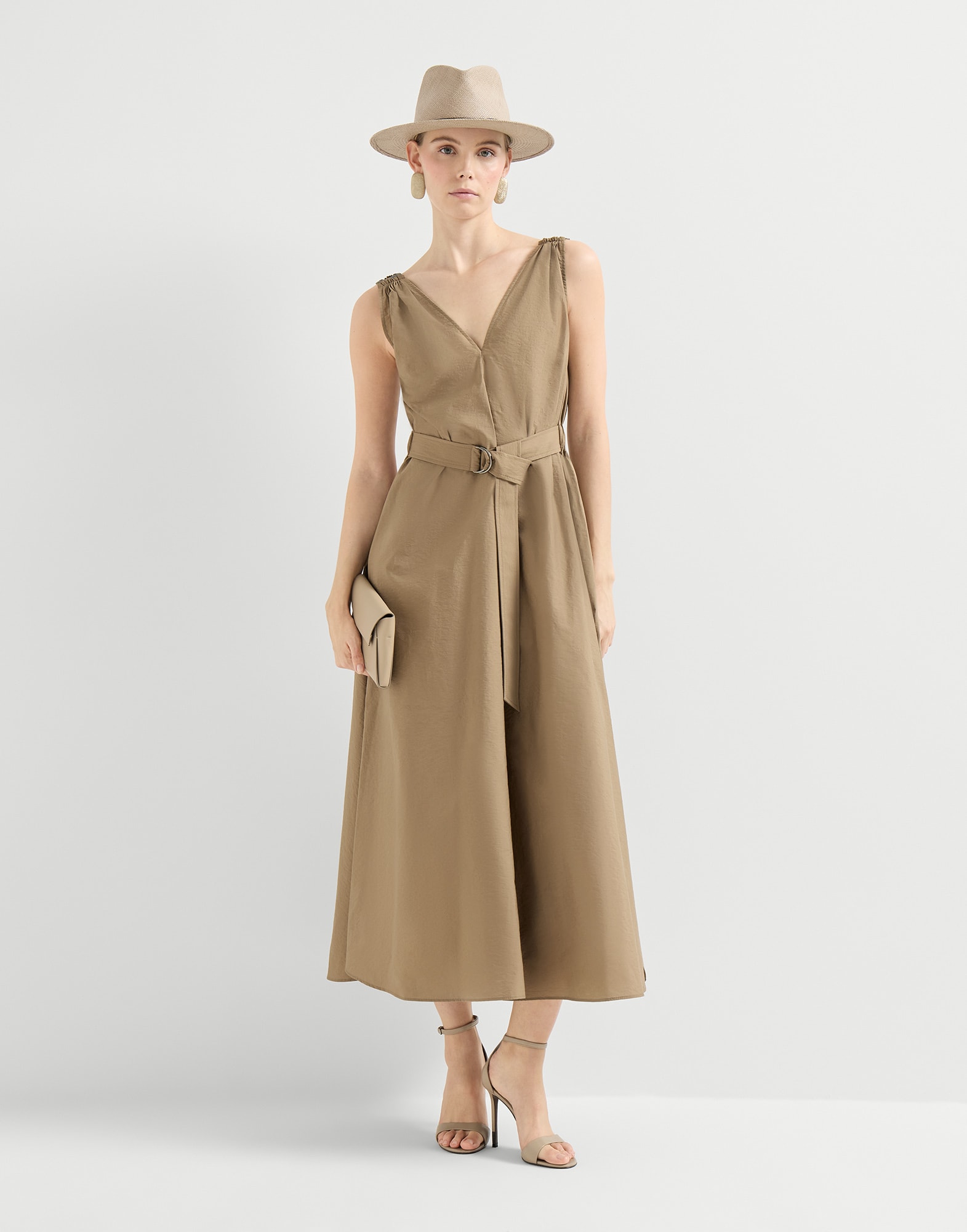 261WOUTFITCS347 image number 0