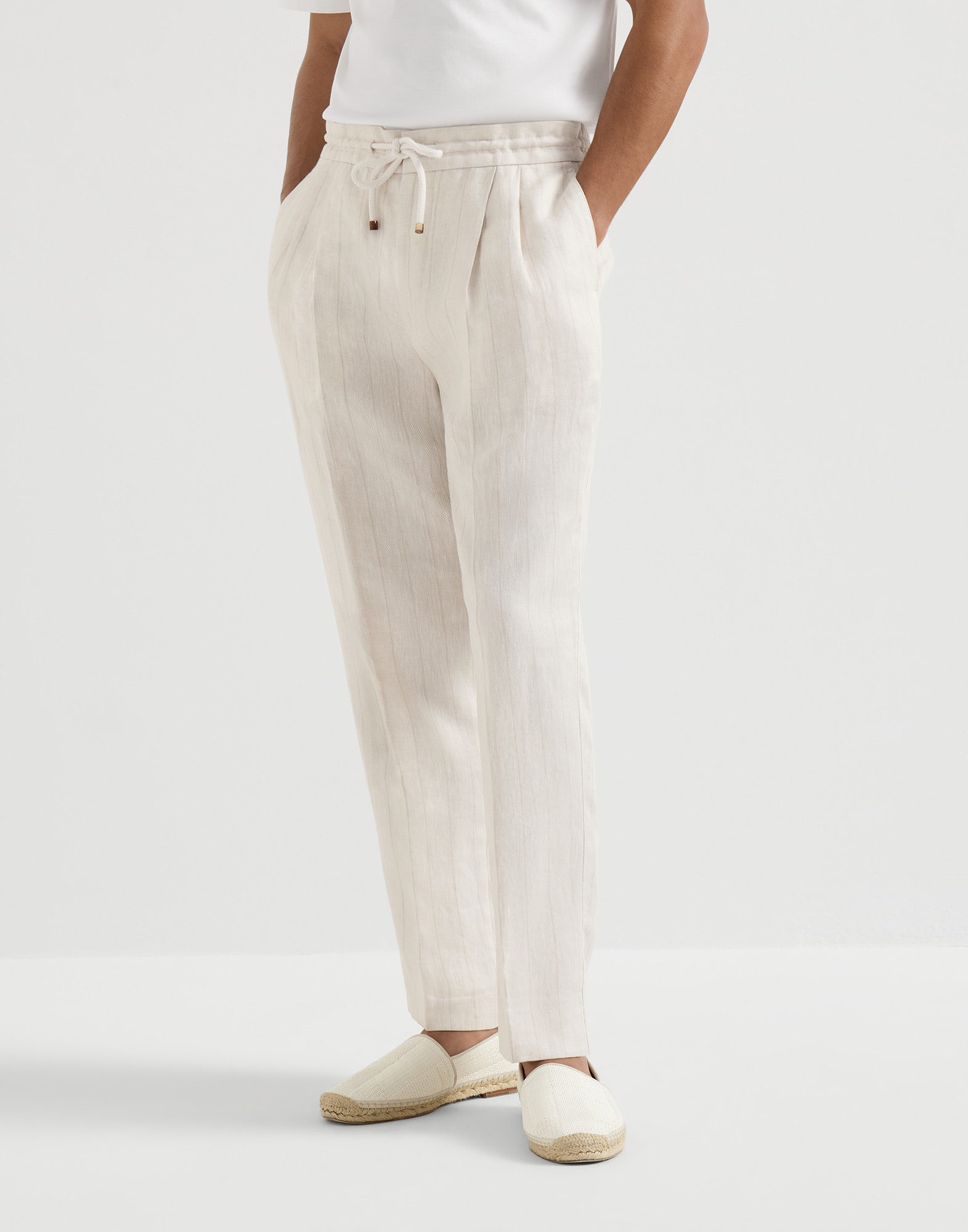 Pleated - Front view - View Full Screen