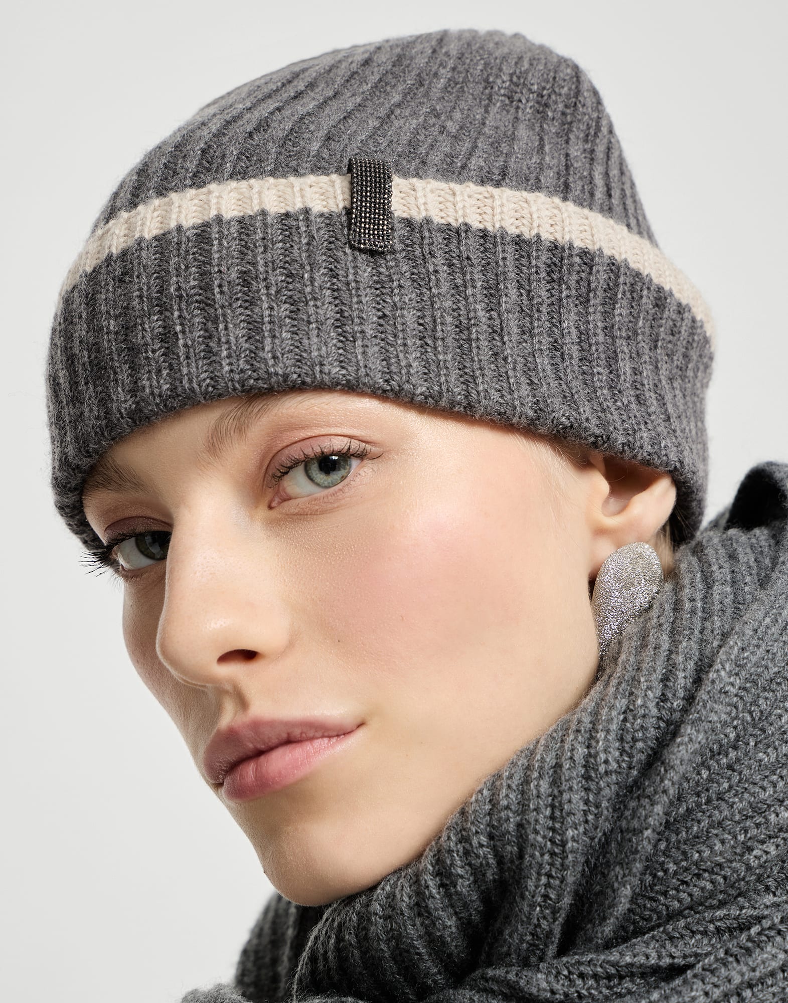 レディース 向け ライトグレー ニットキャップ | Brunello Cucinelli