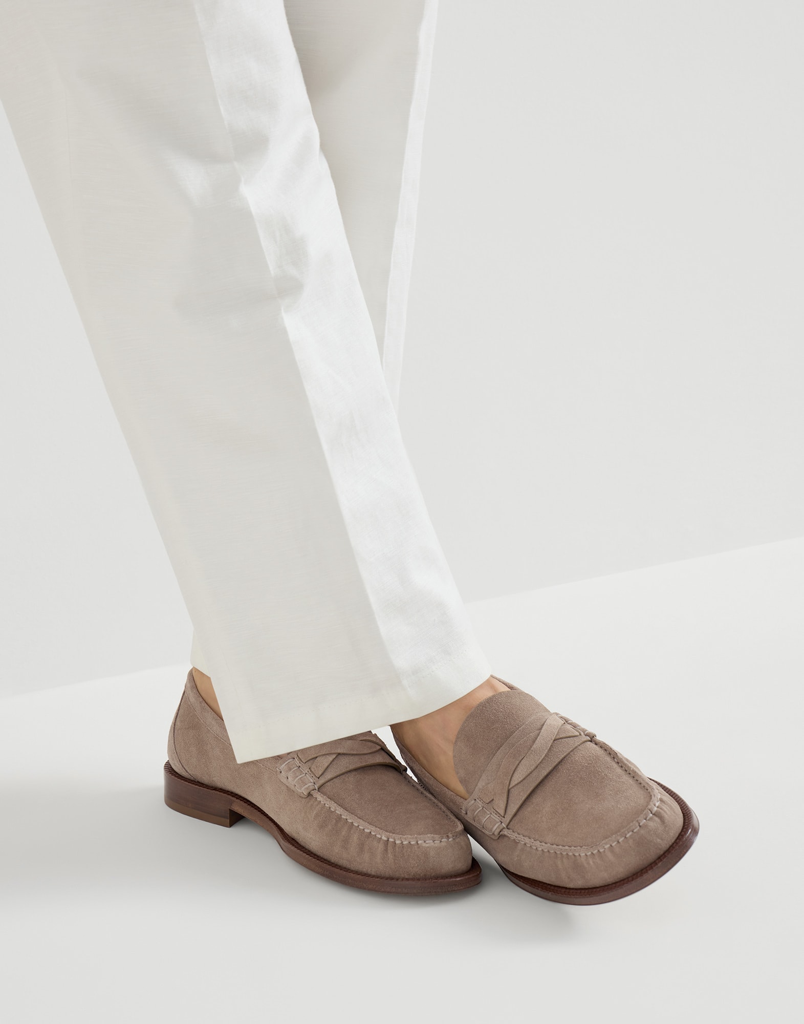 メンズ 向け ブラック スエードローファー | Brunello Cucinelli