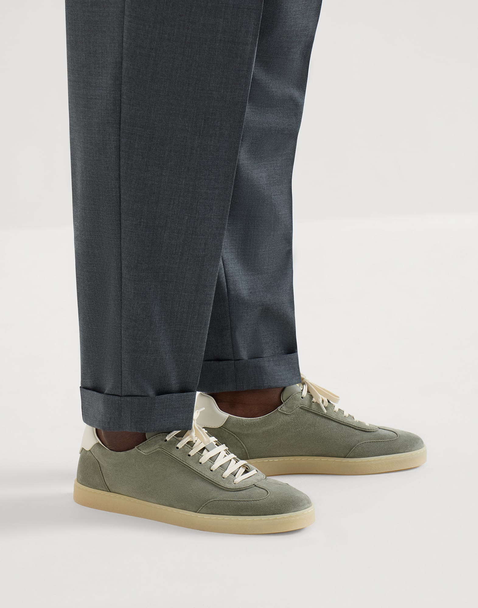 メンズ 向け オリーブ スエードスニーカー | Brunello Cucinelli