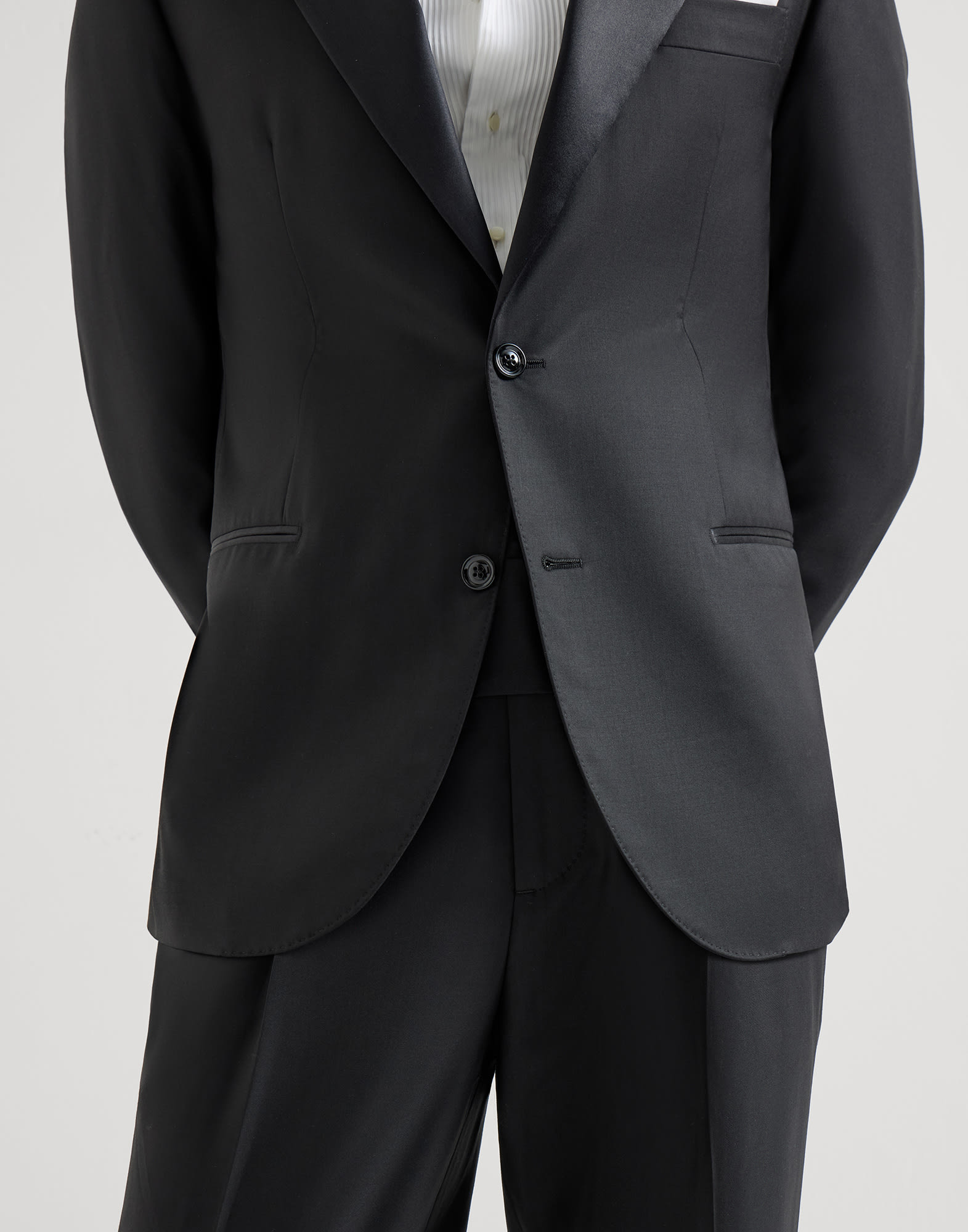 メンズ 向け ブラック ピークドラペル タキシード | Brunello Cucinelli