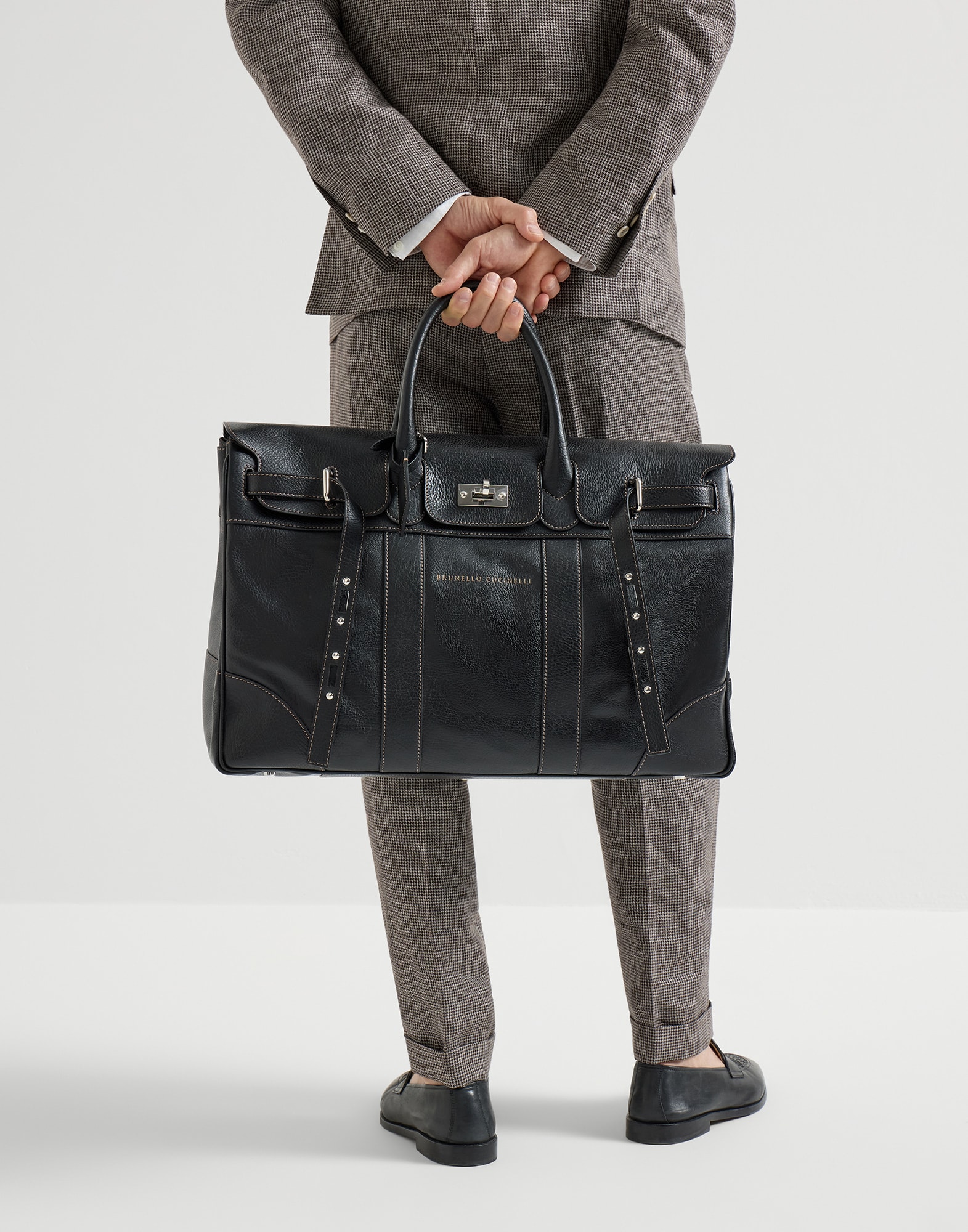 Grained calfskin country bag for Man in Black | Brunello Cucinelli