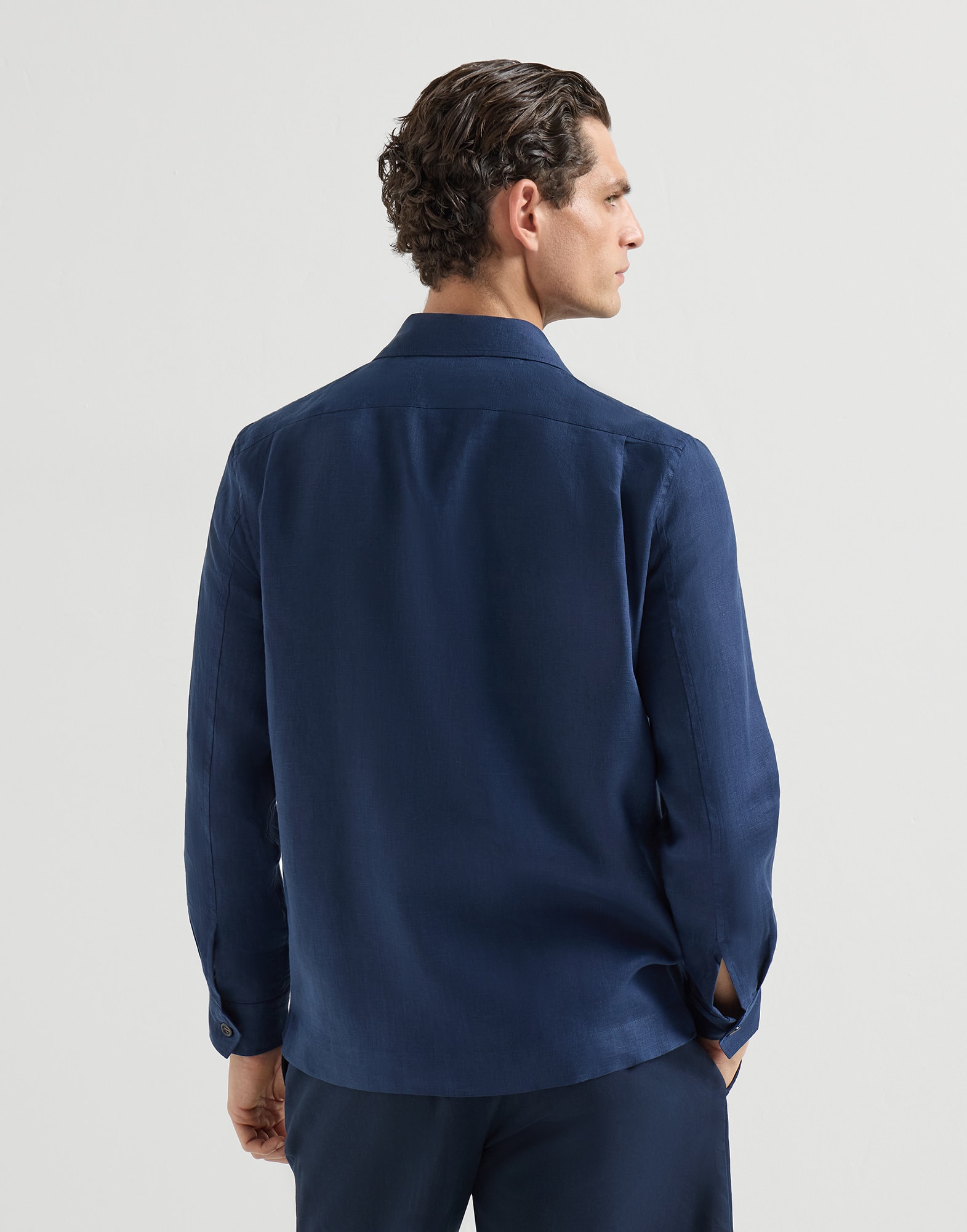 Linen guayabera for Man in Navy Blue | Brunello Cucinelli