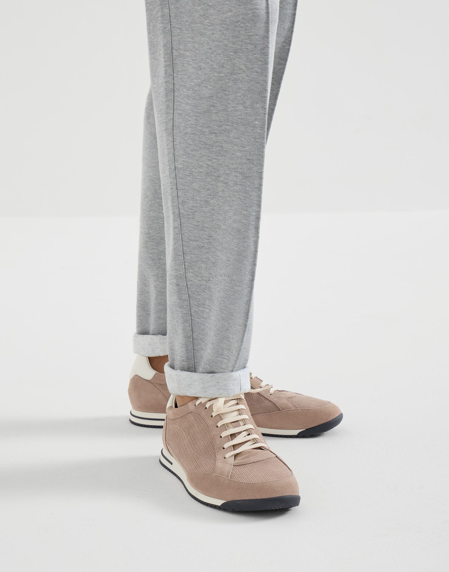 メンズ 向け ベージュ スエードスニーカー | Brunello Cucinelli