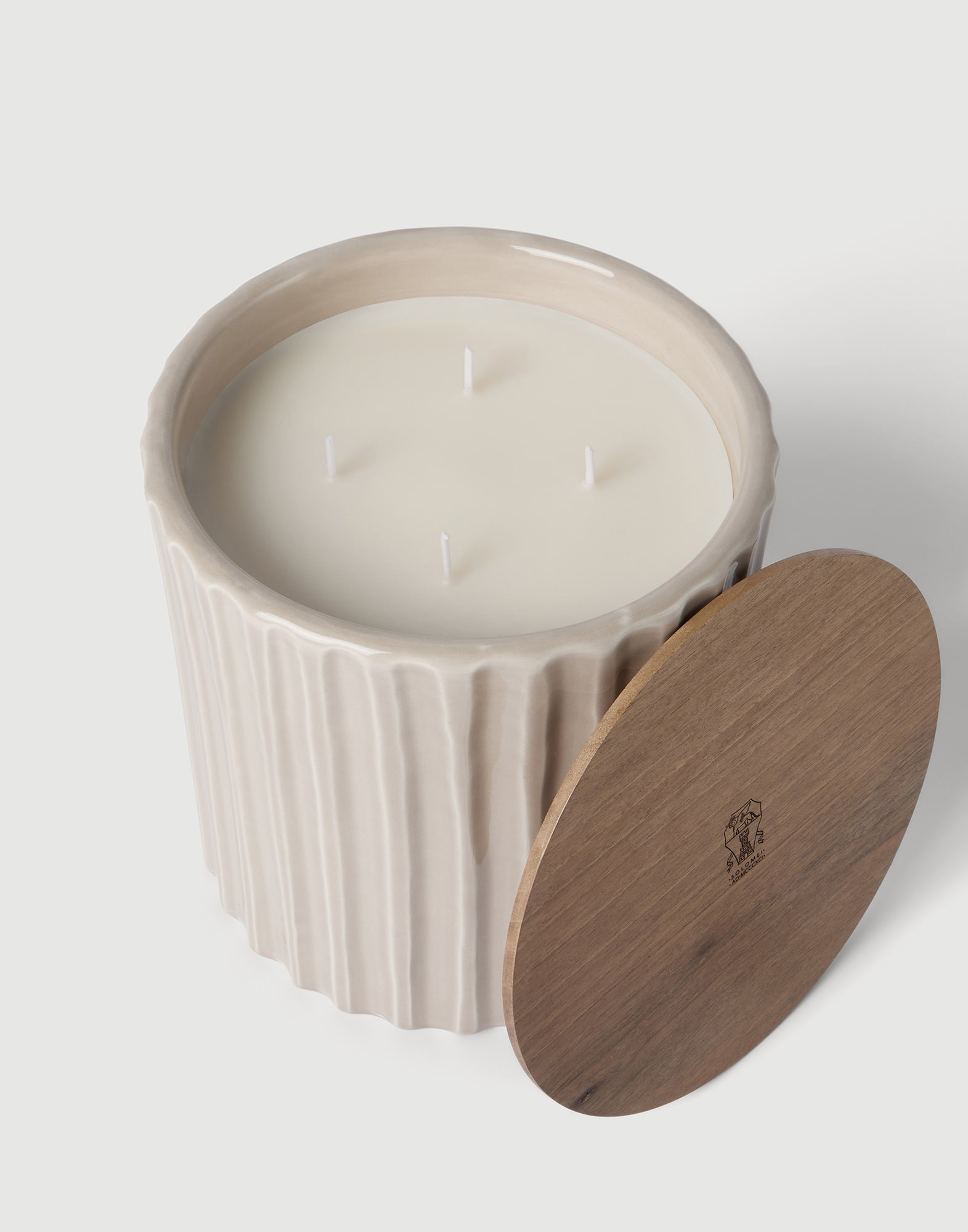 Large candle with walnut wood lid in Beige | Lifestyle | Brunello