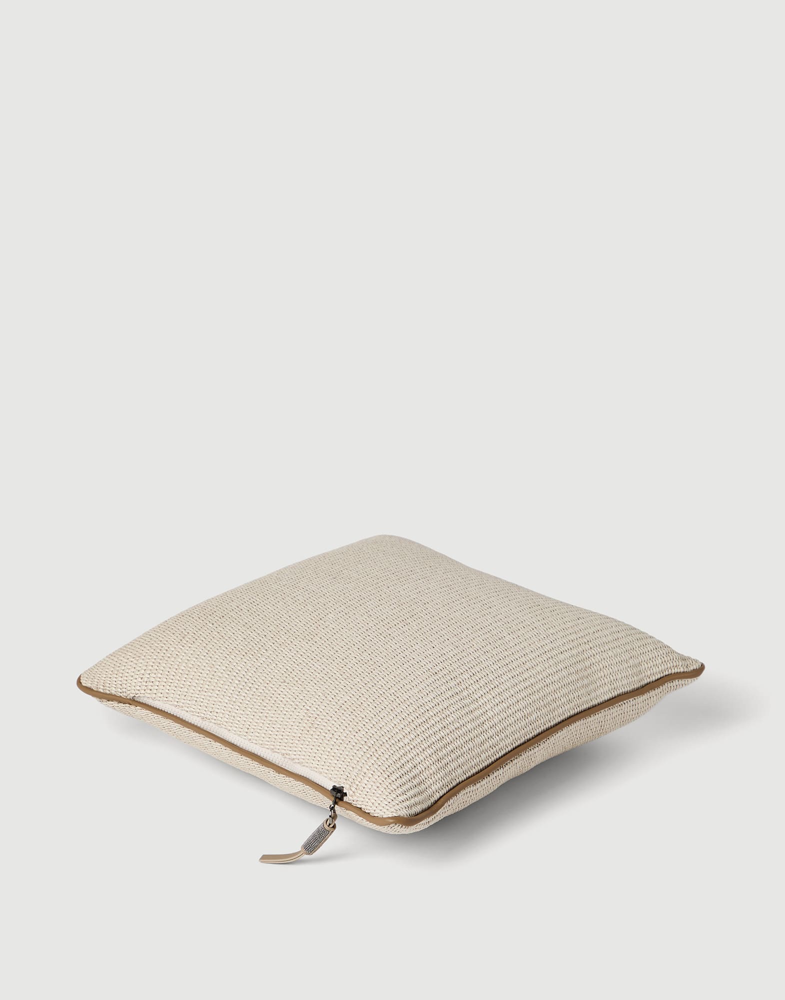 Raffia-effect cushion in Panama | Lifestyle | Brunello Cucinelli