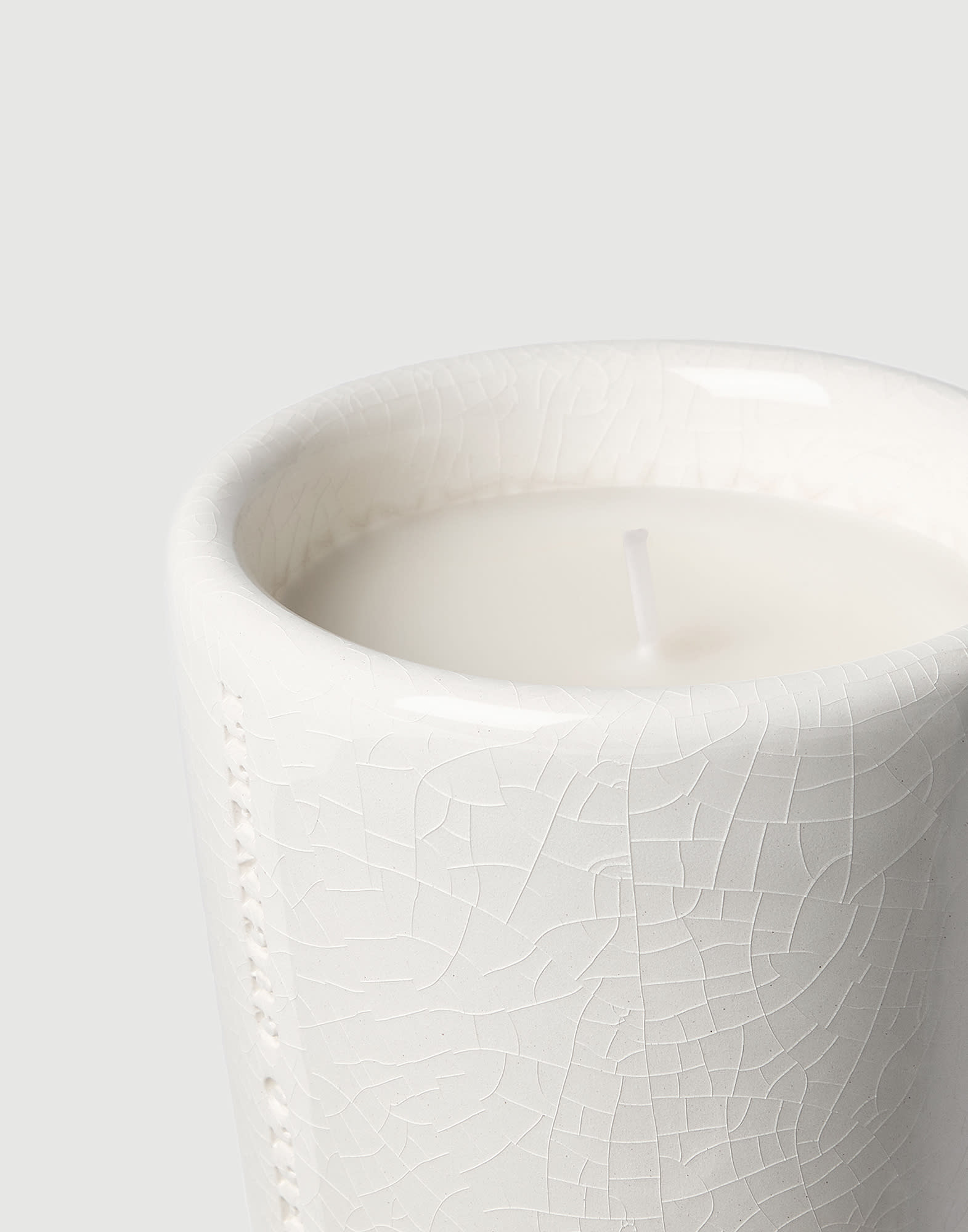 Candle in craquelée vessel in White | Lifestyle | Brunello Cucinelli