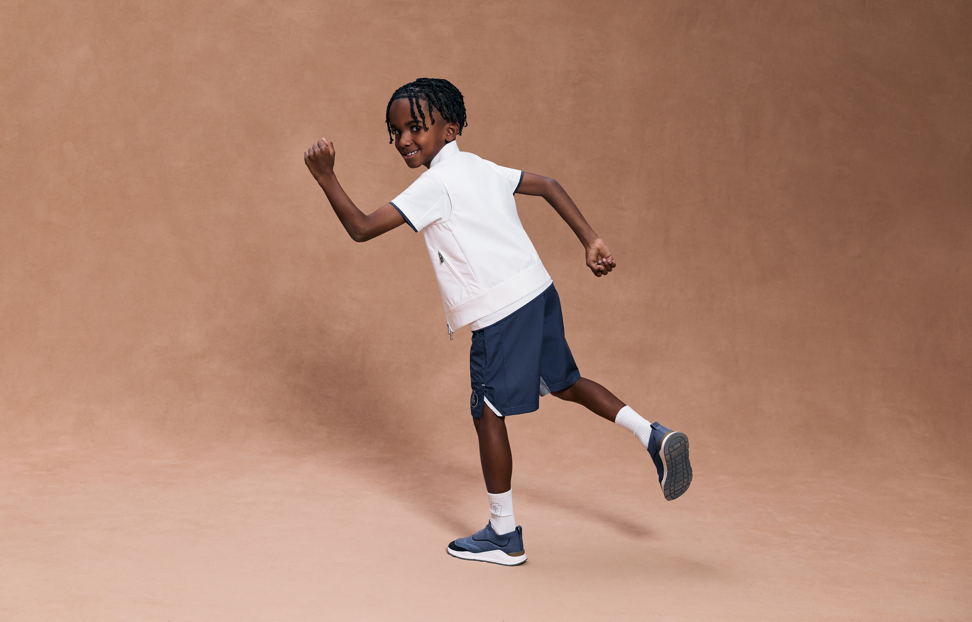 ボーイズ 向け グレー ロゴ入り ナイロンベスト | Brunello Cucinelli