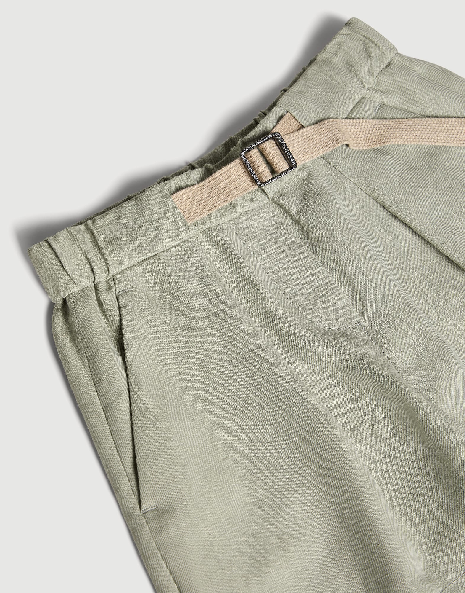 Shorts de sarga Fluid con cintur&oacute;n Salvia Ni&ntilde;a - Brunello Cucinelli
