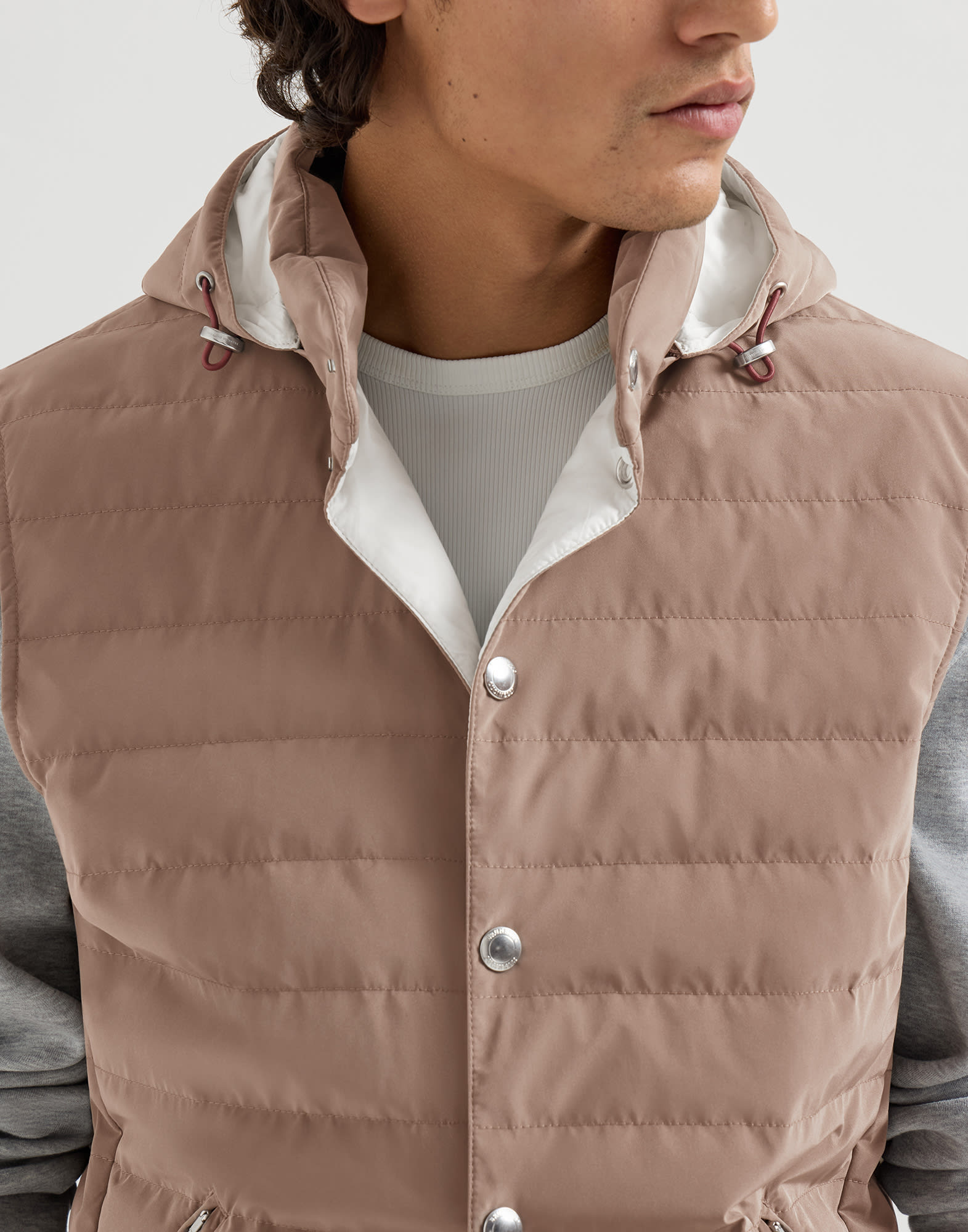 メンズ 向け ブラック ダウンベスト | Brunello Cucinelli