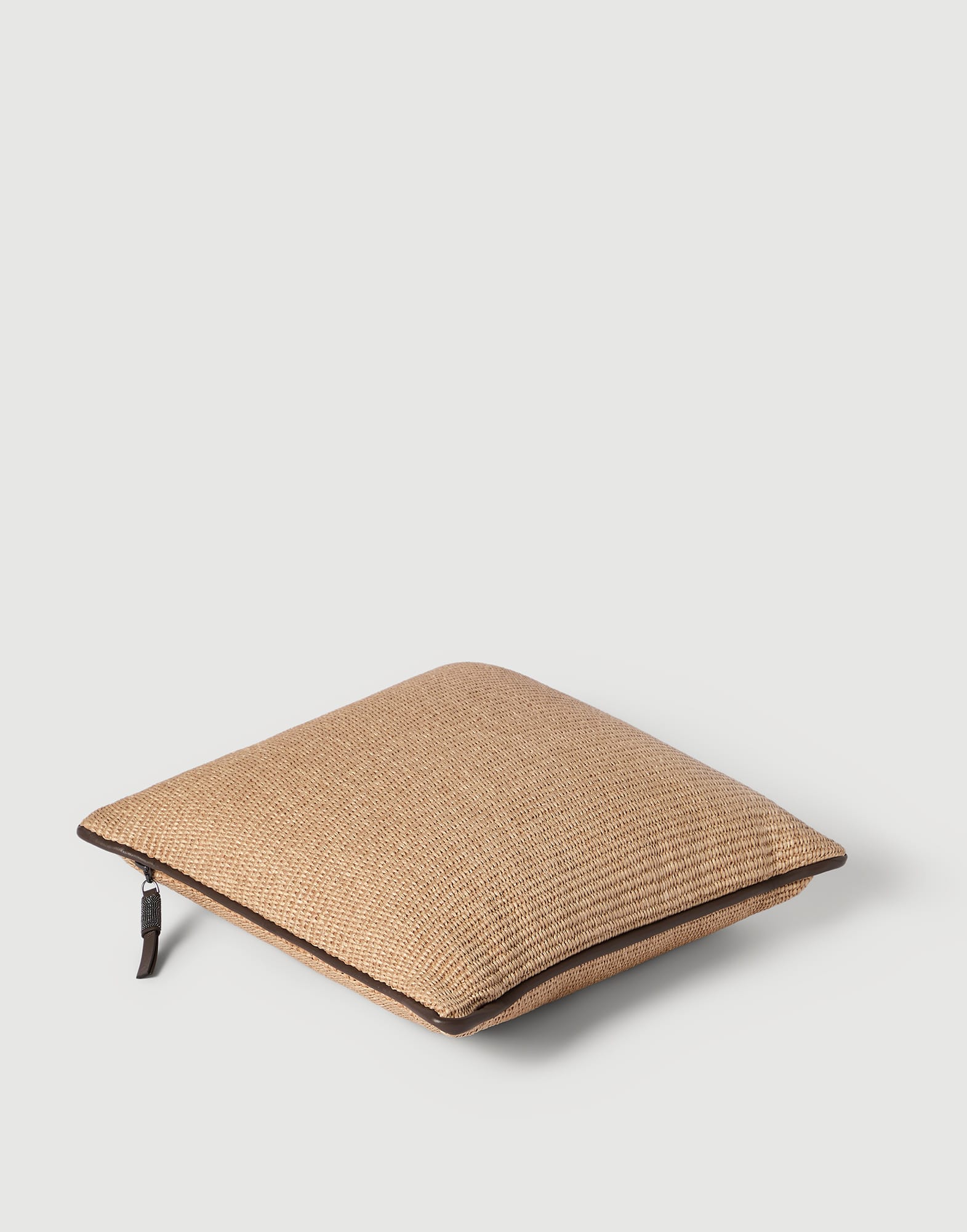 Raffia-effect cushion in Panama | Lifestyle | Brunello Cucinelli