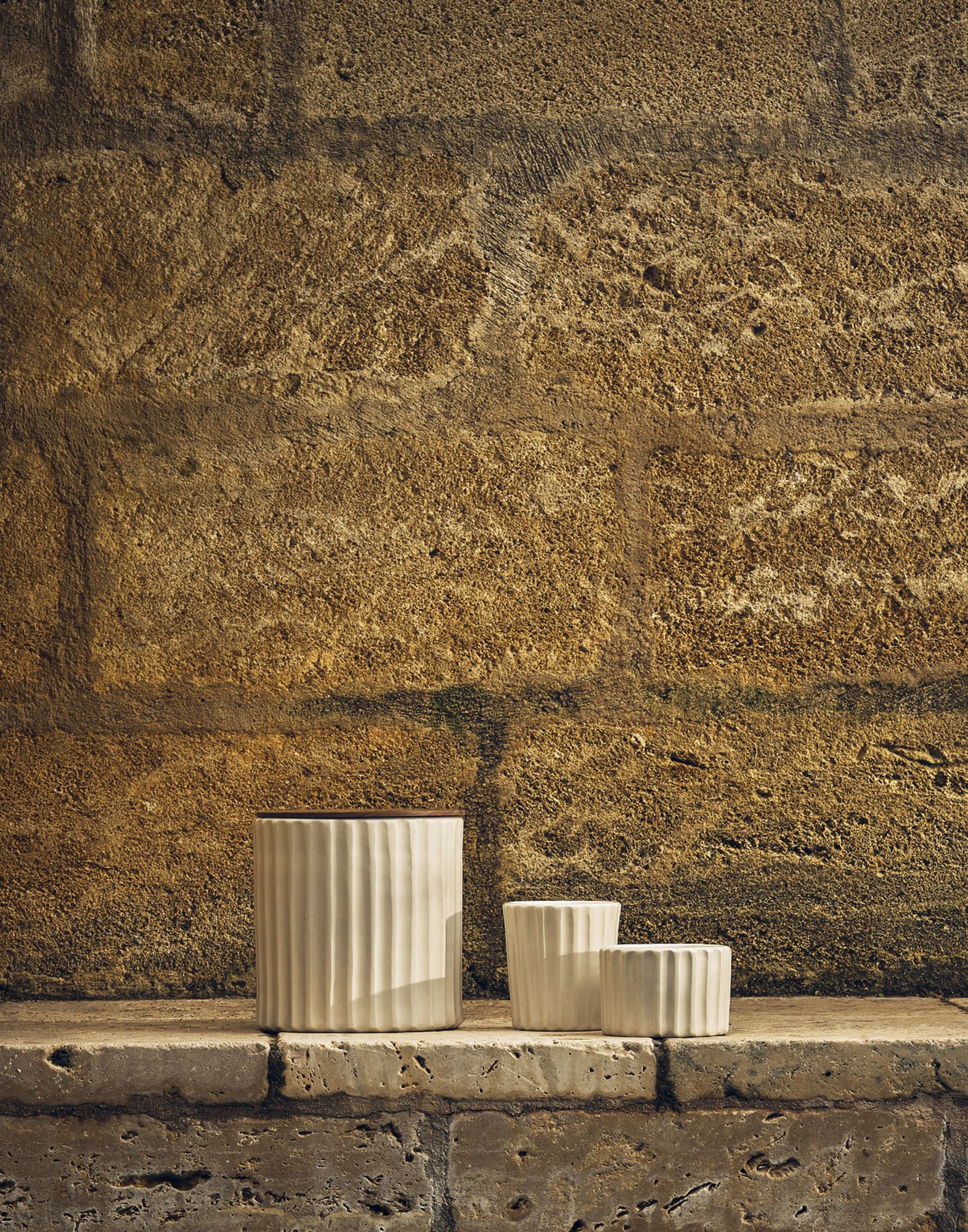 Large candle with walnut wood lid in Beige | Lifestyle | Brunello