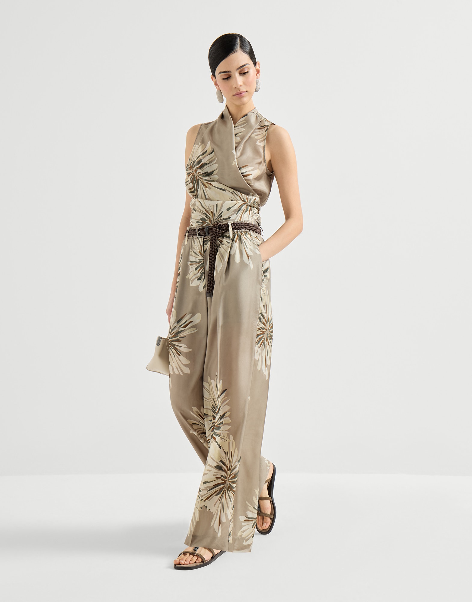 261WOUTFITTWINWEARU image number 0