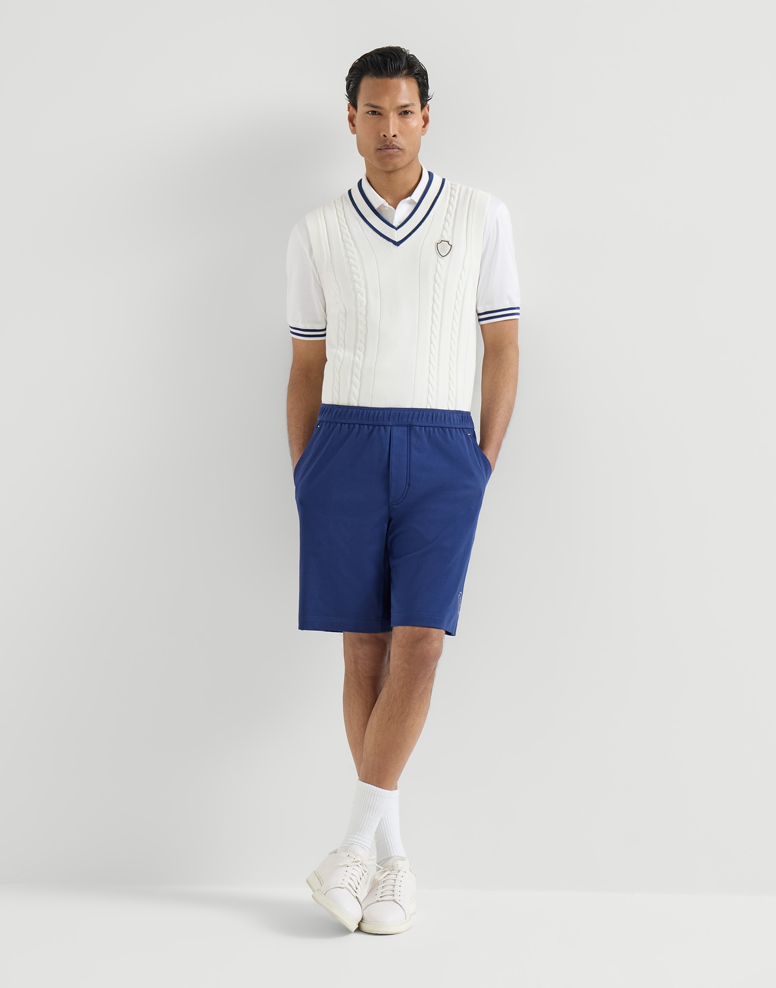 261MOUTFITTENNIS4 image number 0