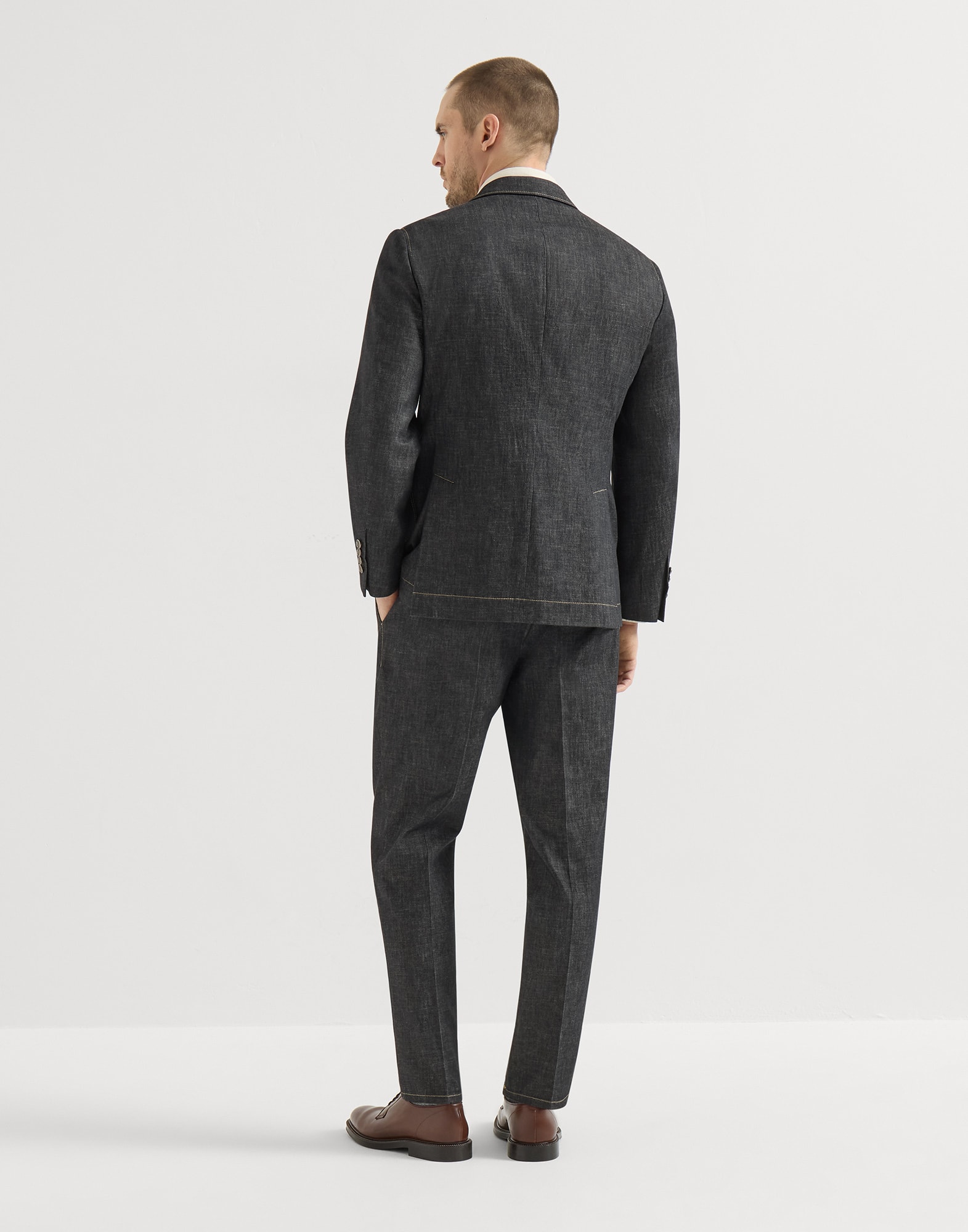 Lightweight denim Tailor suit for Man in Dark Grey | Brunello