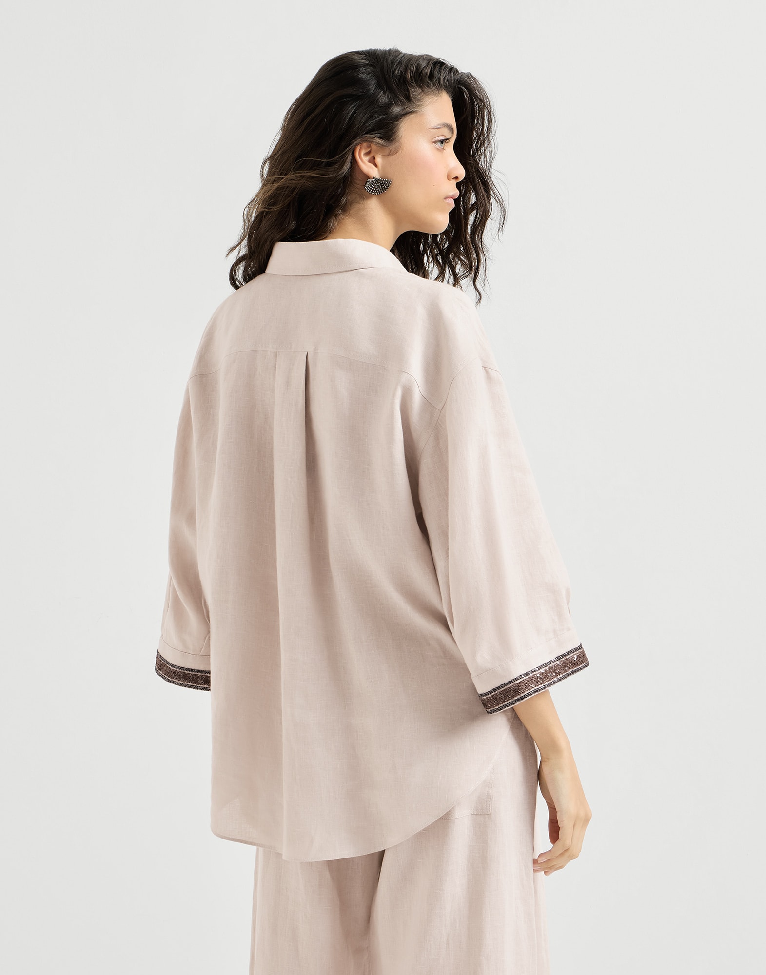 Linen shirt with dazzling cuffs for Woman in Yuta | Brunello Cucinelli