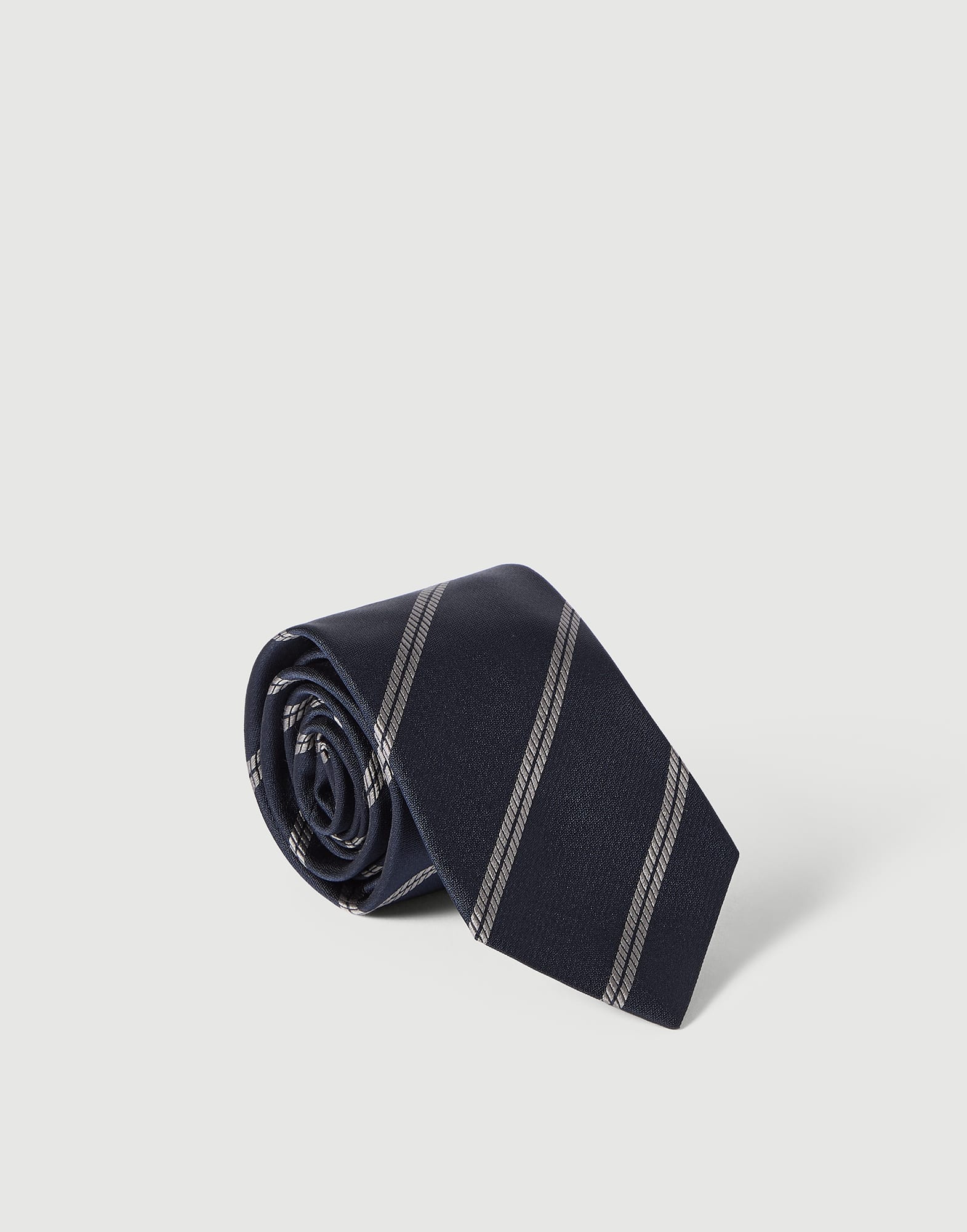 ブルネロクチネリ ストライプ ネクタイ BRUNELLO CUCINELLI メンズ 向け ネイビーブルー シルク ストライプ ネクタイ | Brunello