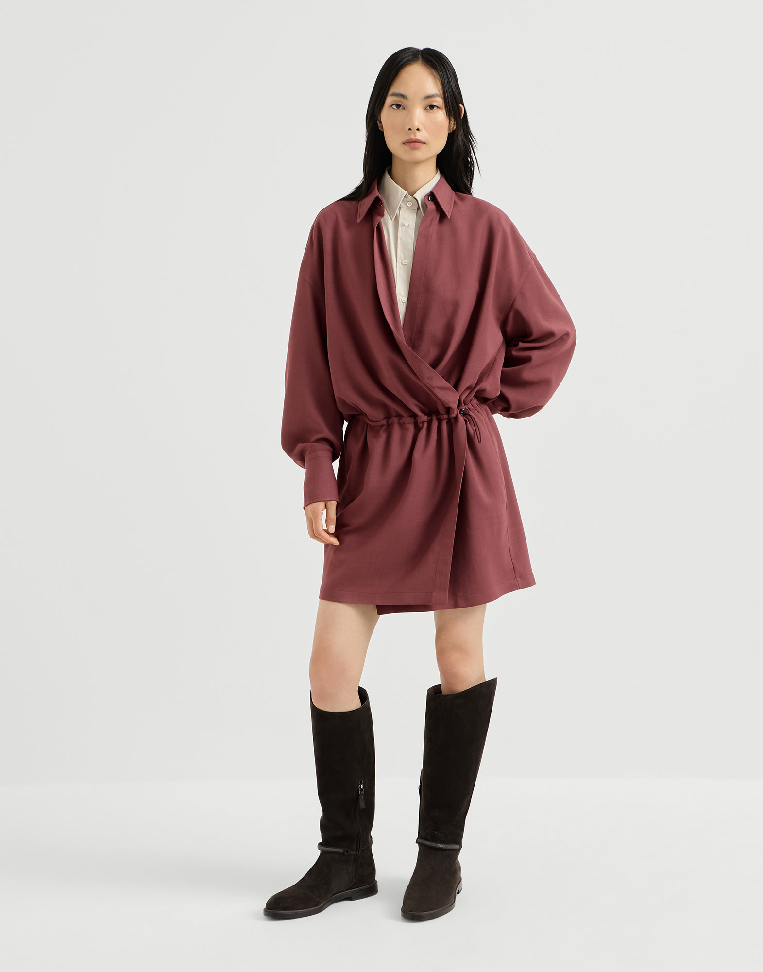 Kurzes Kleid - Vorderansicht - Vollbildmodus