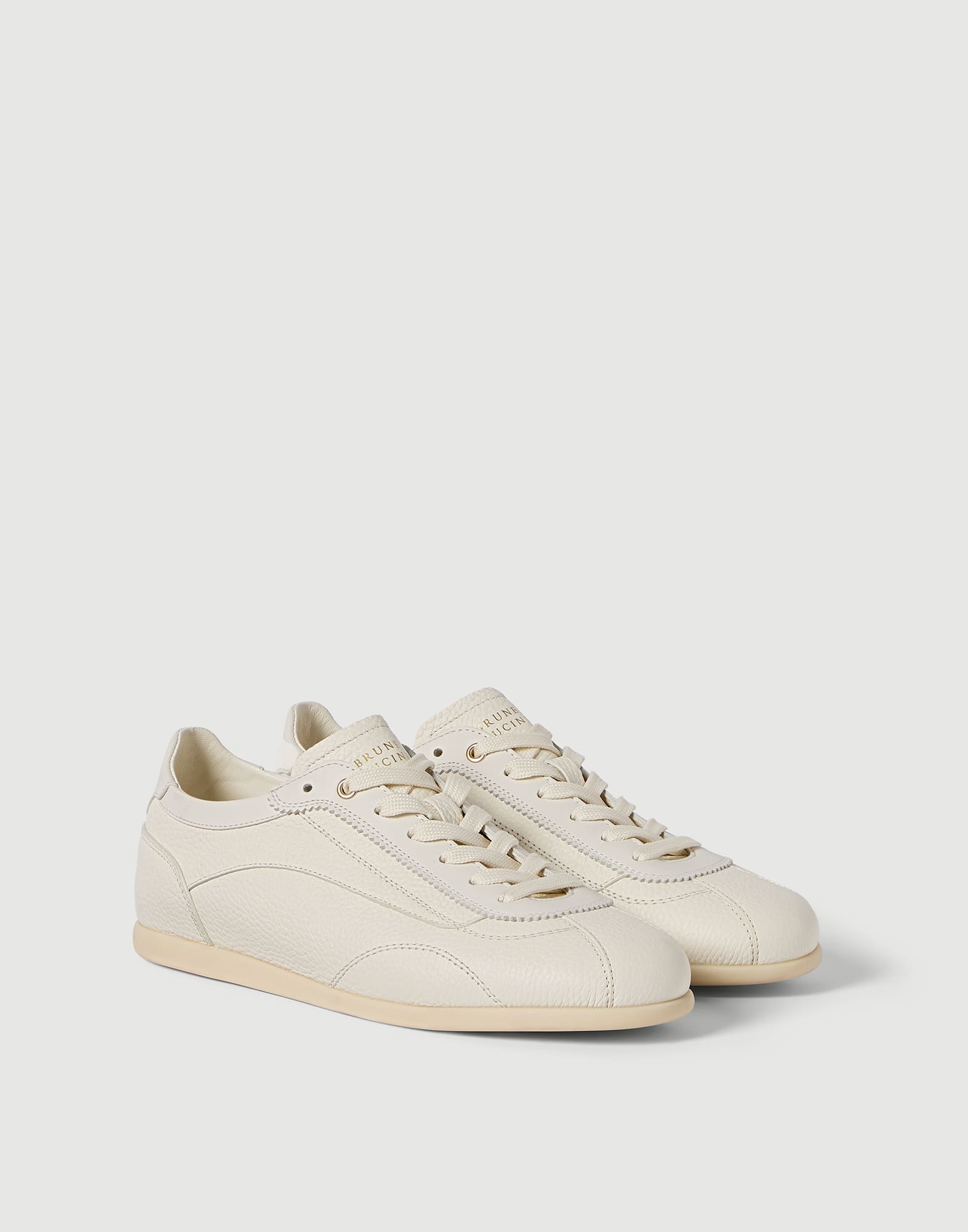 Sneakers - Front view - View Full Screen