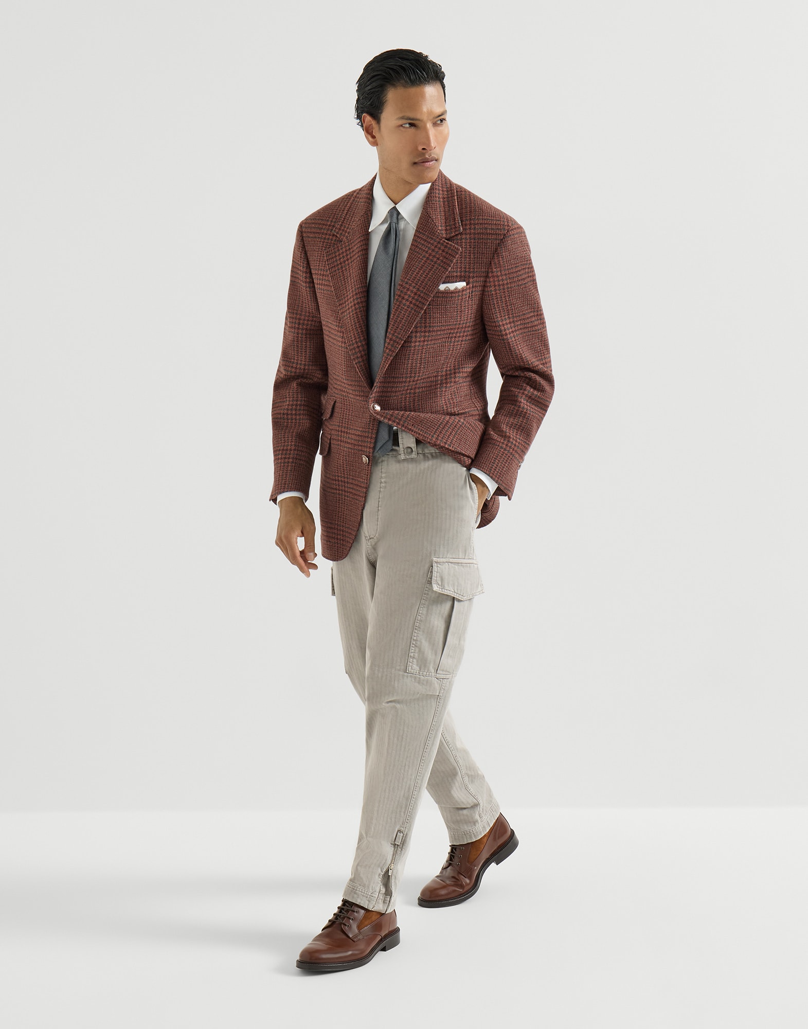 メンズ 向け グレー カーゴパンツ | Brunello Cucinelli