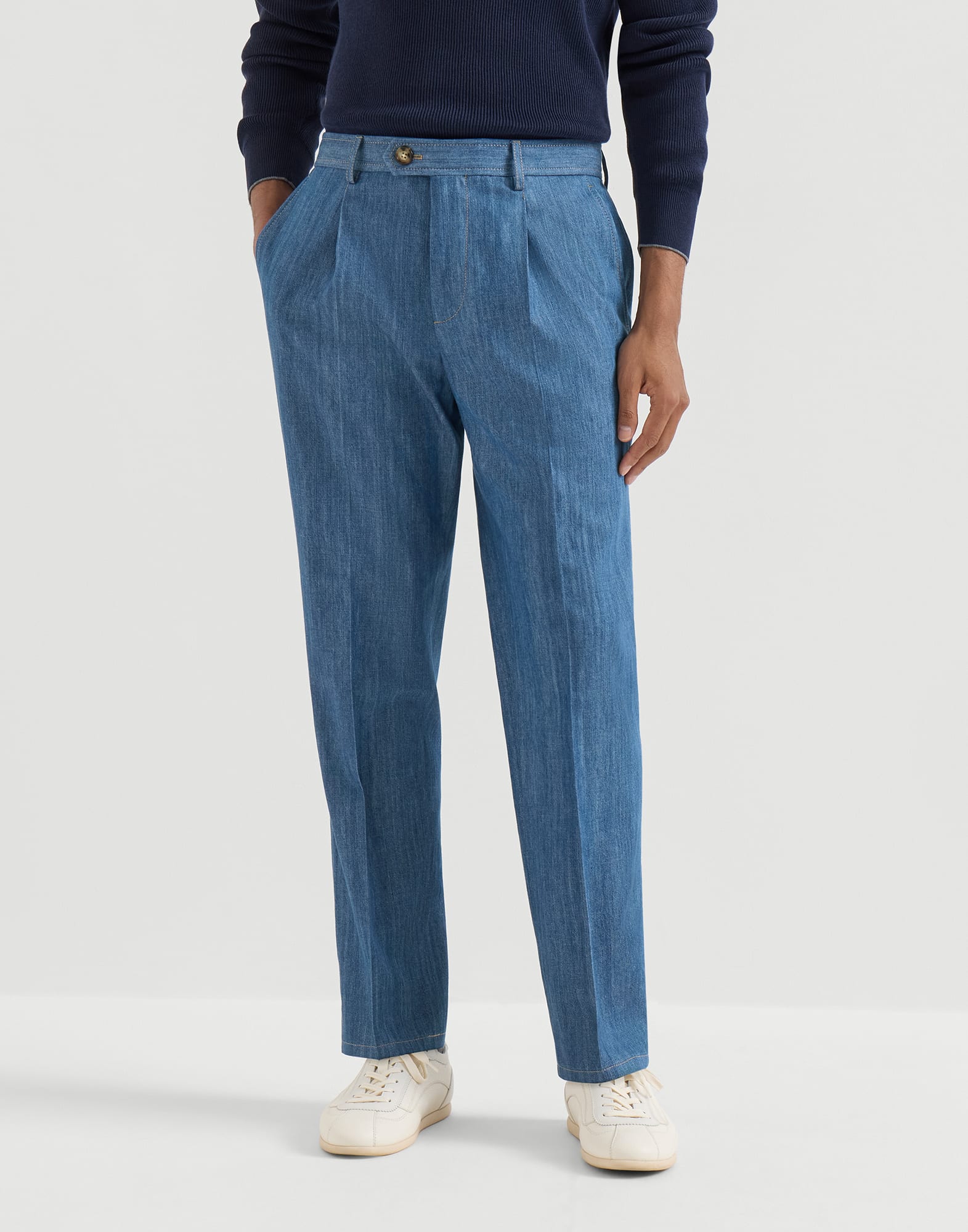 Pleated - Front view - View Full Screen