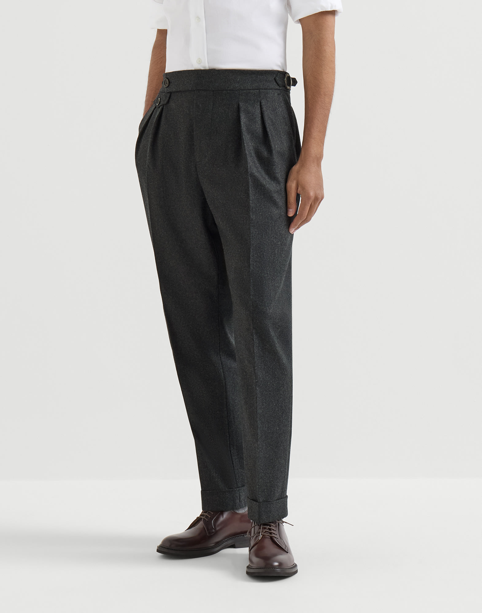 Pleated - Front view - View Full Screen
