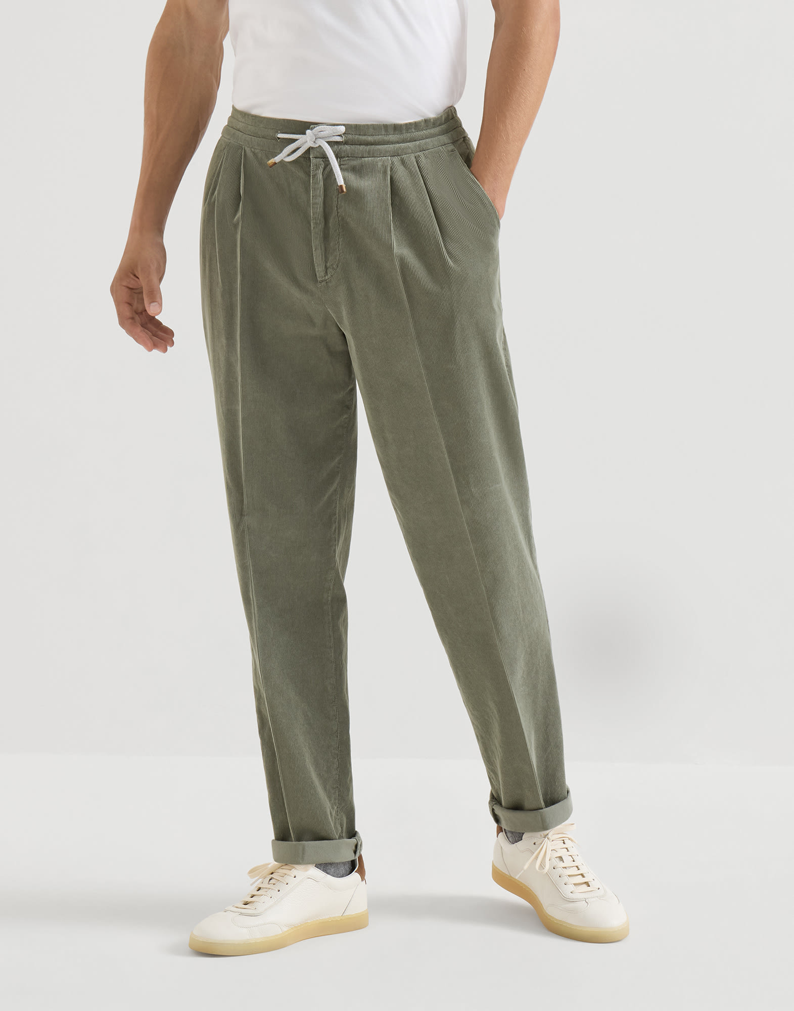 Pantal&oacute;n con Pinzas - Vista frontal - Ver pantalla completa
