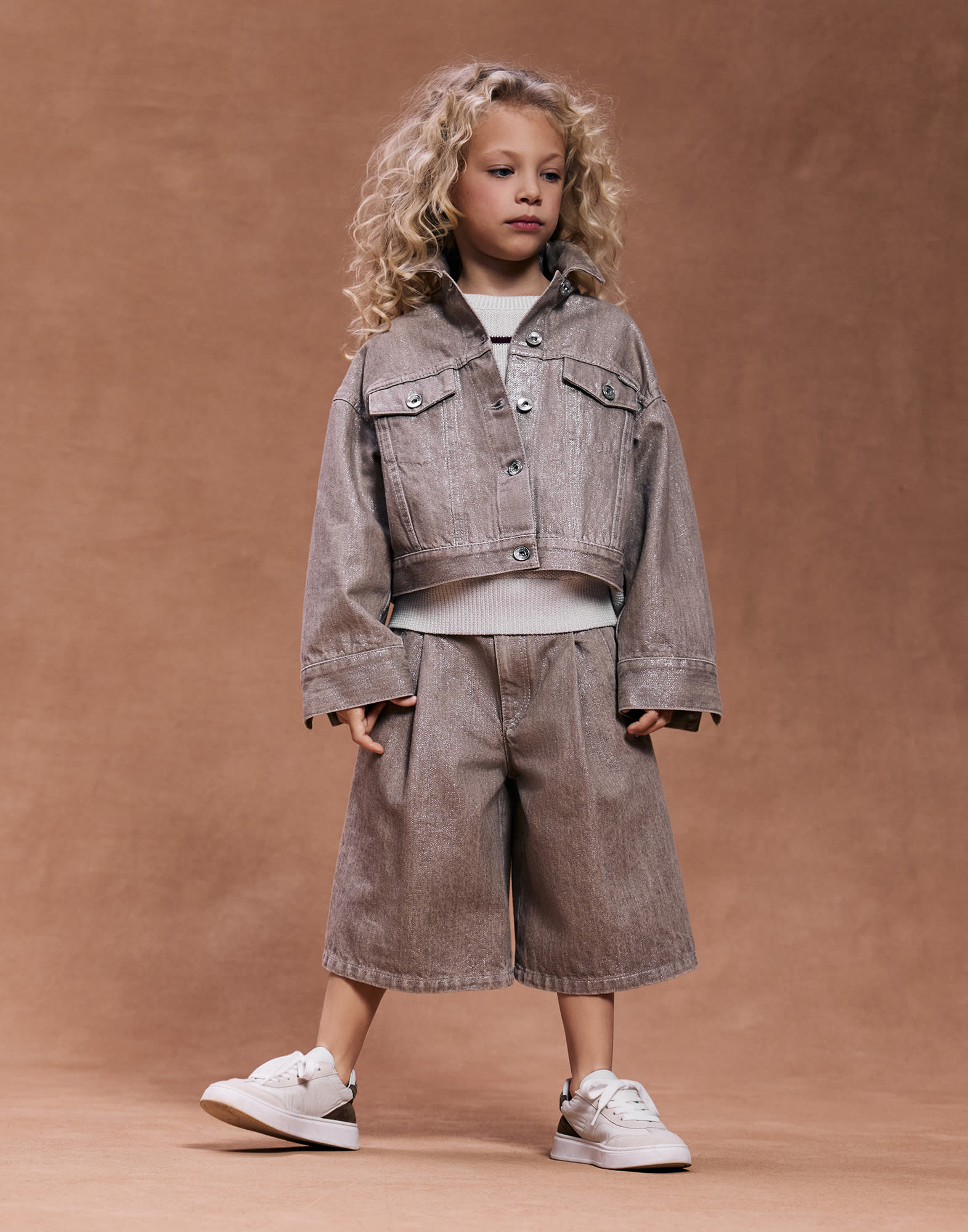 261FOUTFITEXTRA2 image number 0