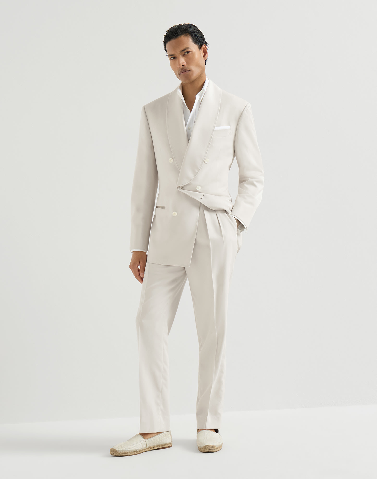 Tuxedo - Front view - View Full Screen