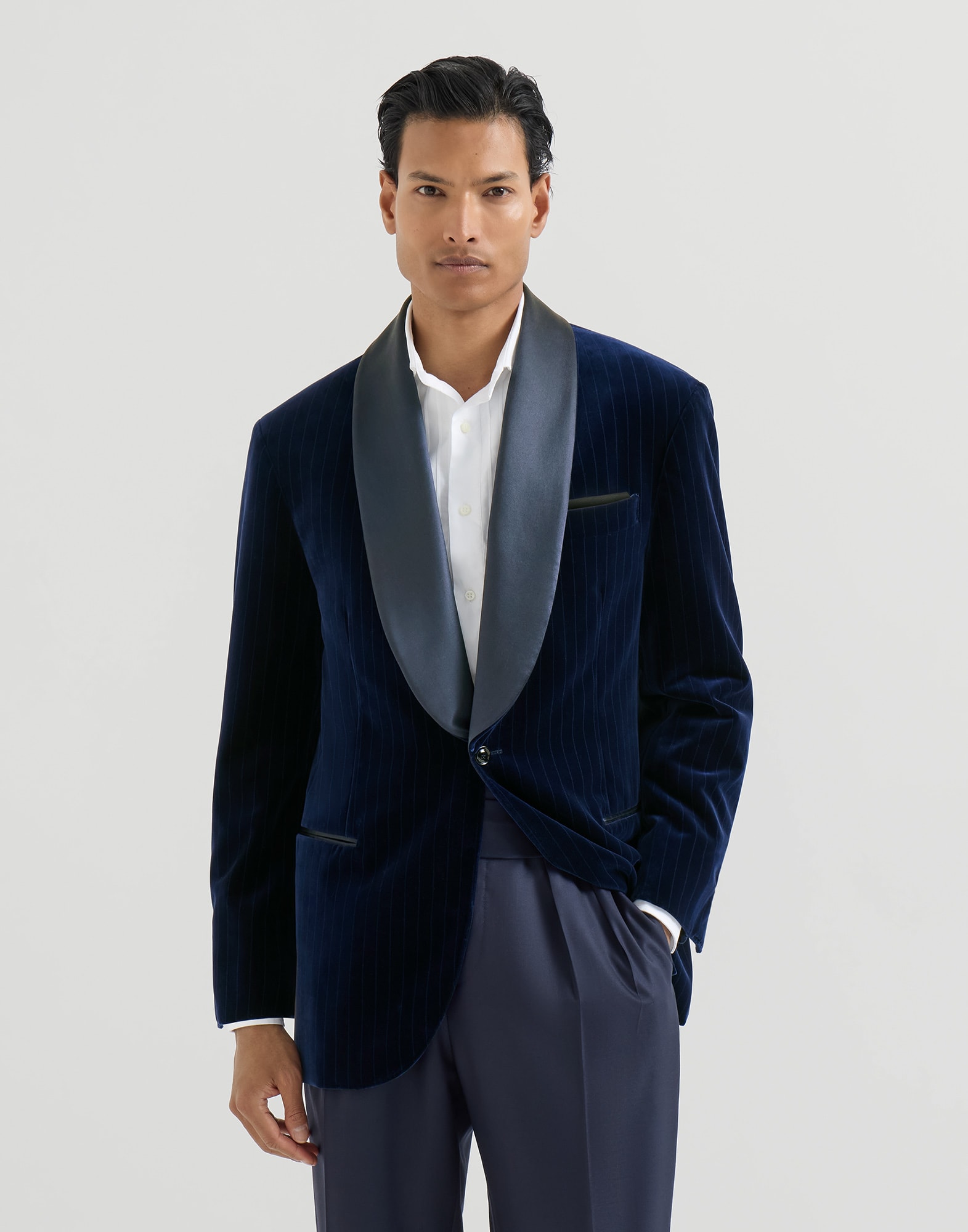 Tuxedo - Front view - View Full Screen