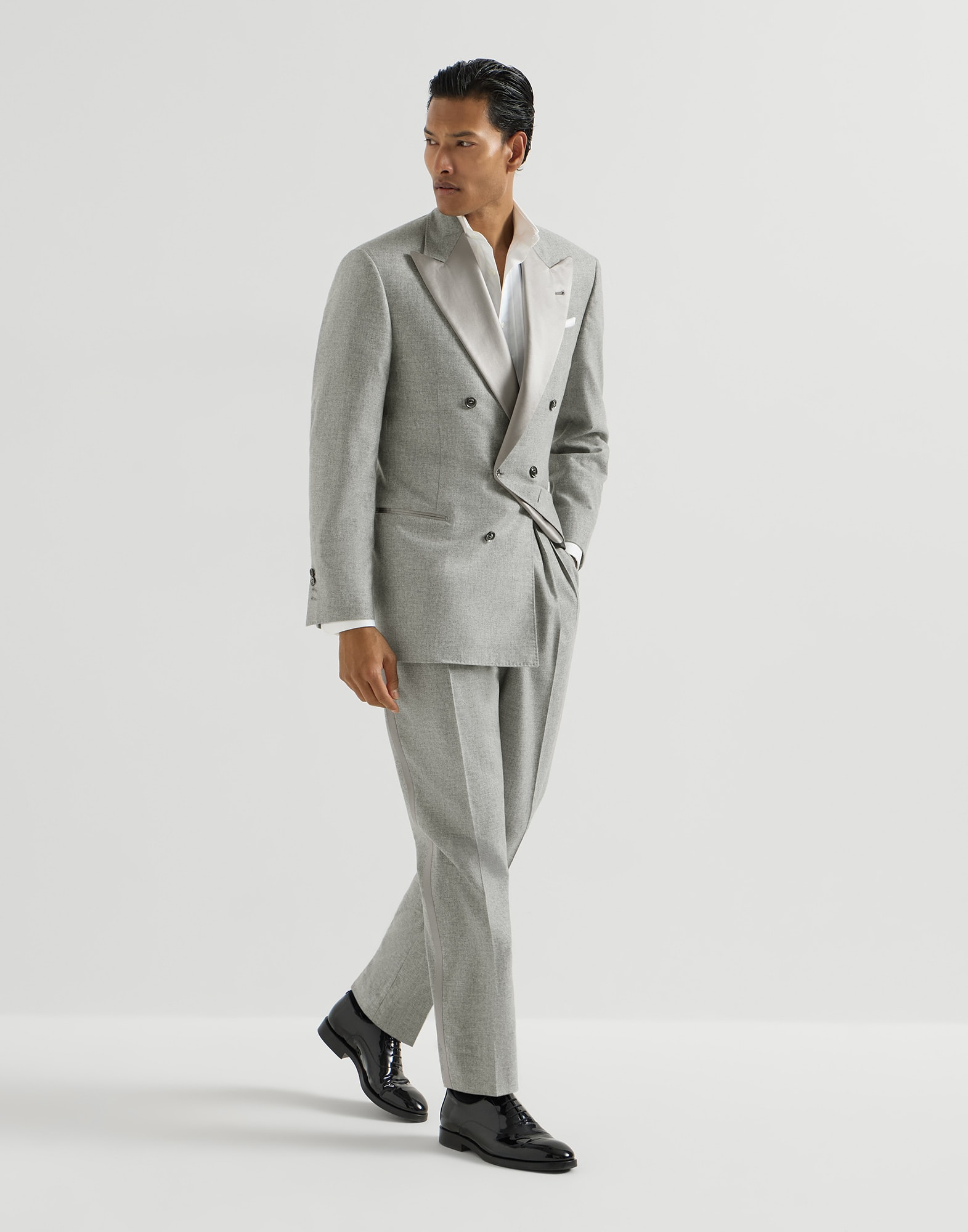 Tuxedo - Front view - View Full Screen