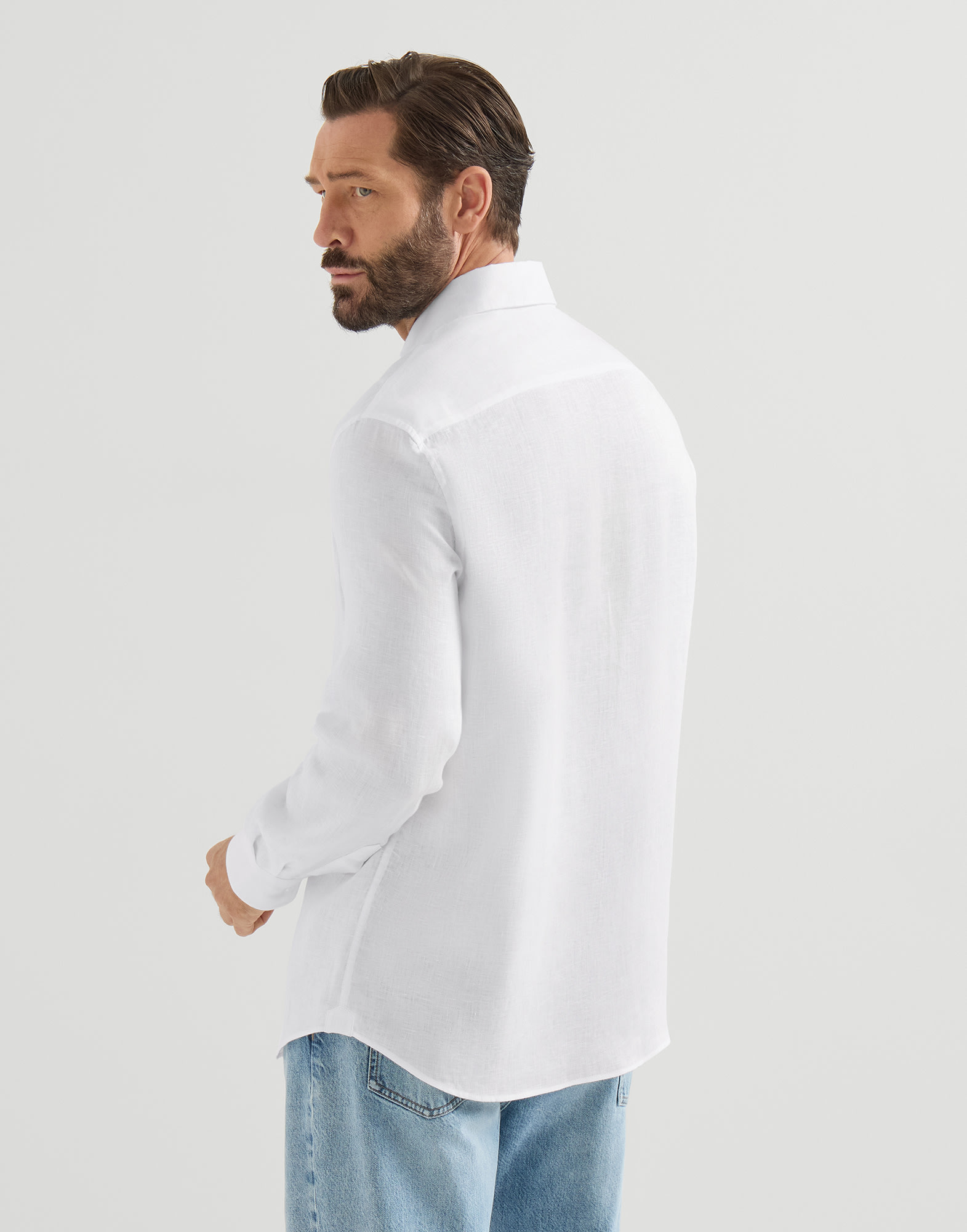 Linen shirt with spread collar for Man in White | Brunello Cucinelli