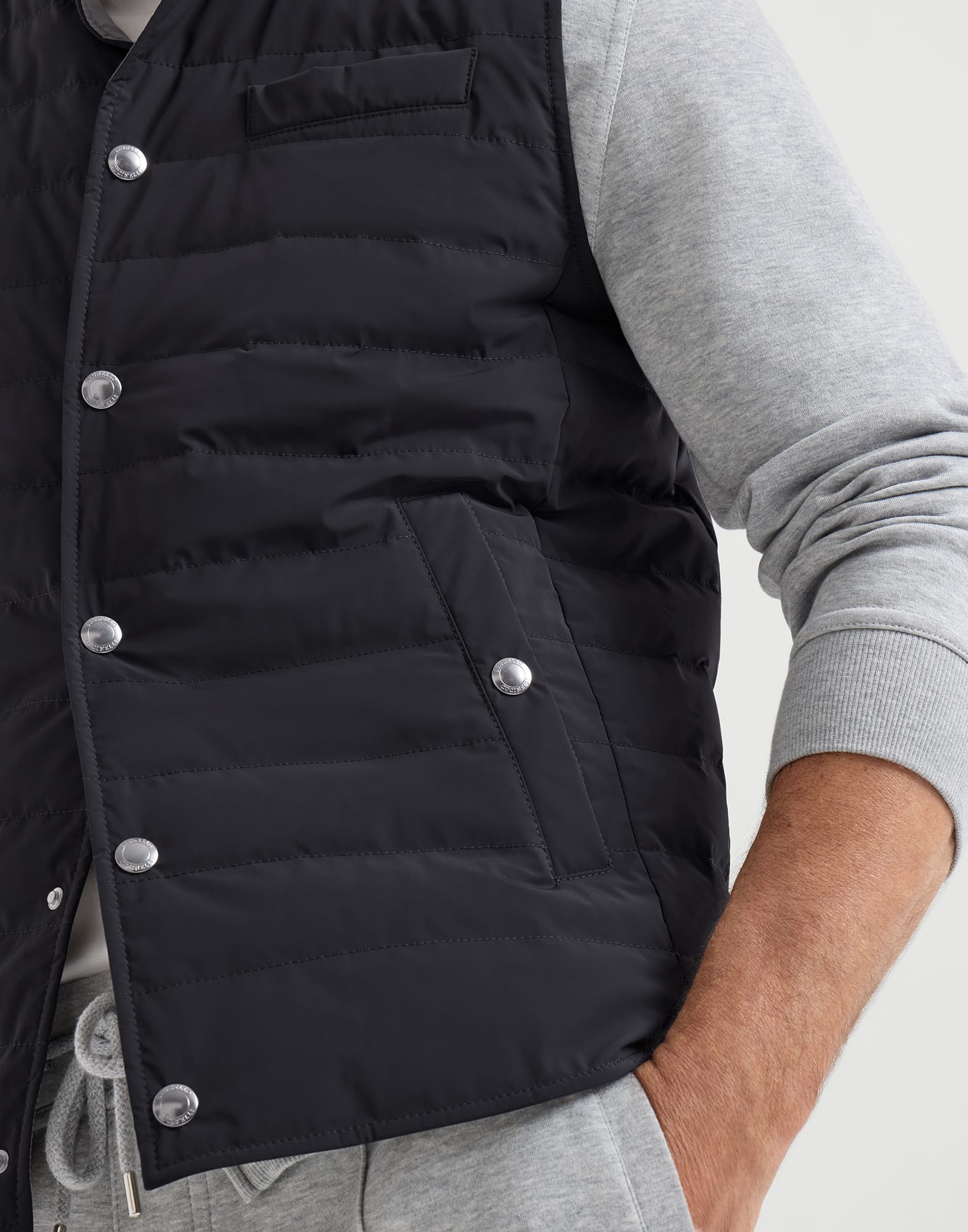 BRUNELLO CUCINELLI ダウンベスト Taffeta down vest for Man in Navy Blue | Brunello Cucinelli