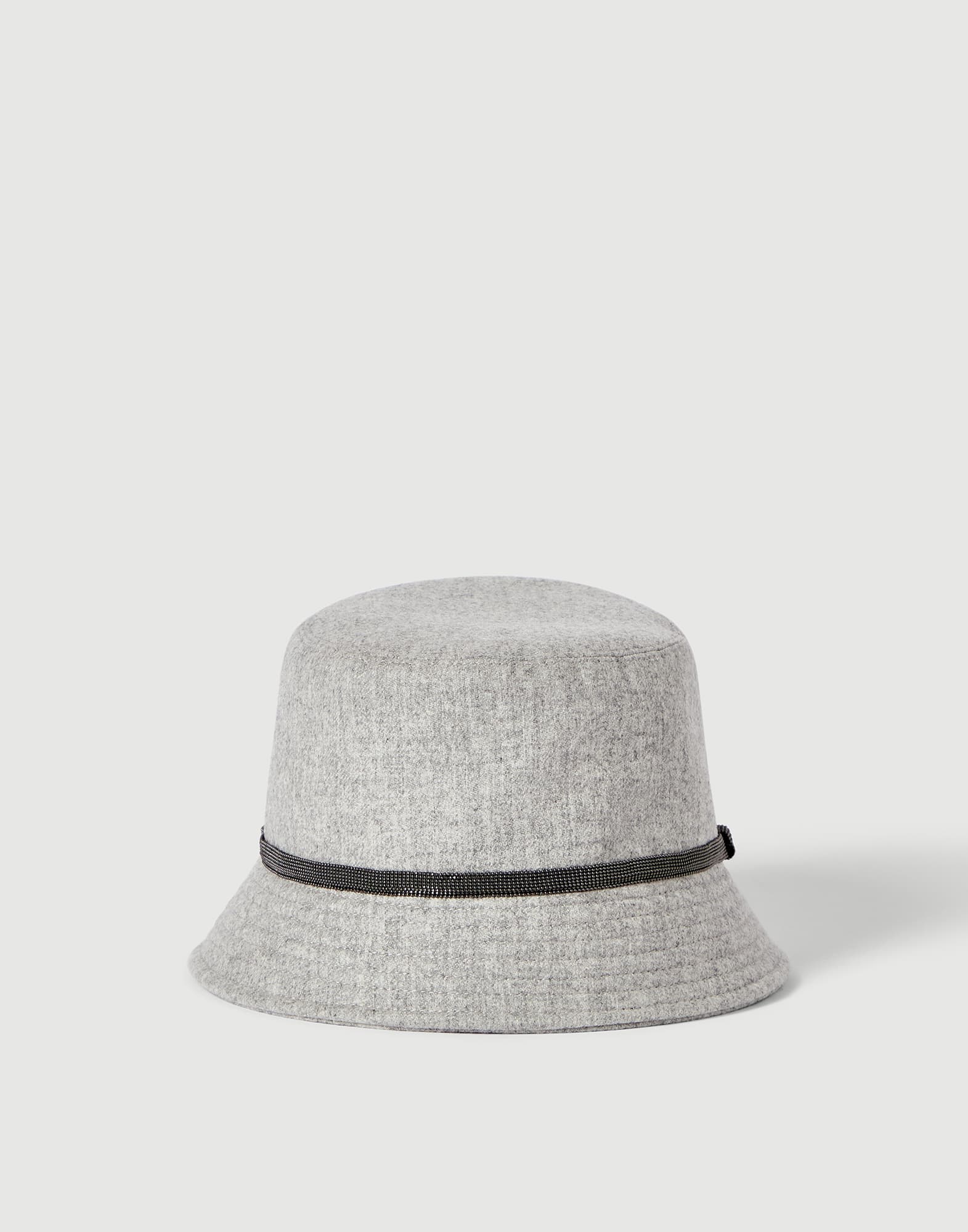 Bucket hat with monili