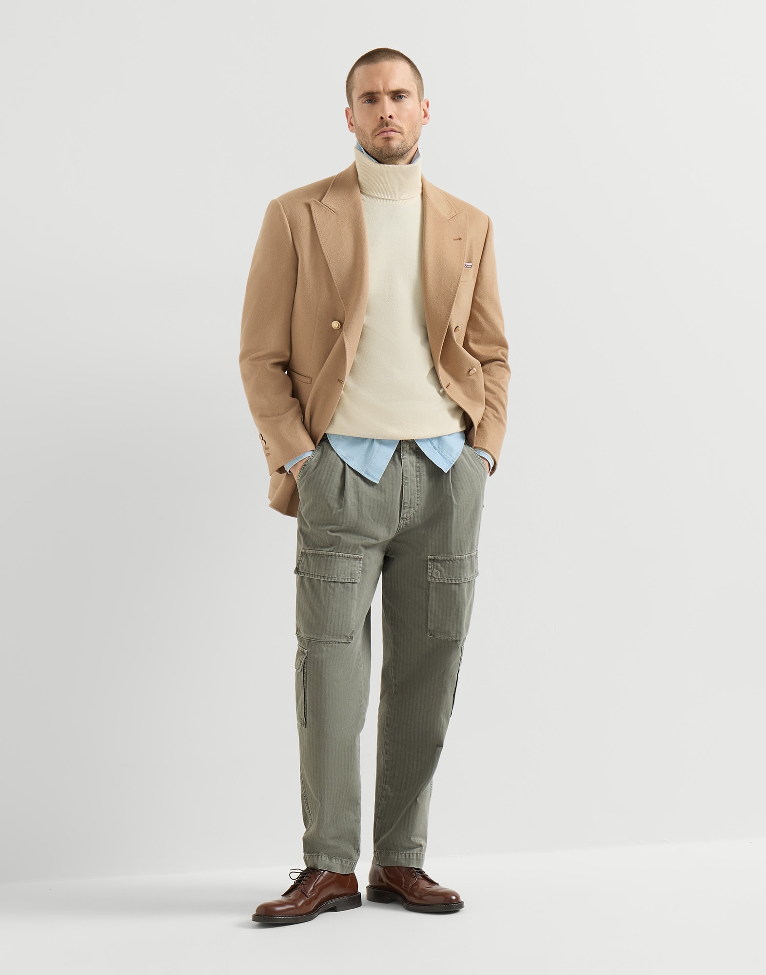 262MOUTFIT11 image number 0