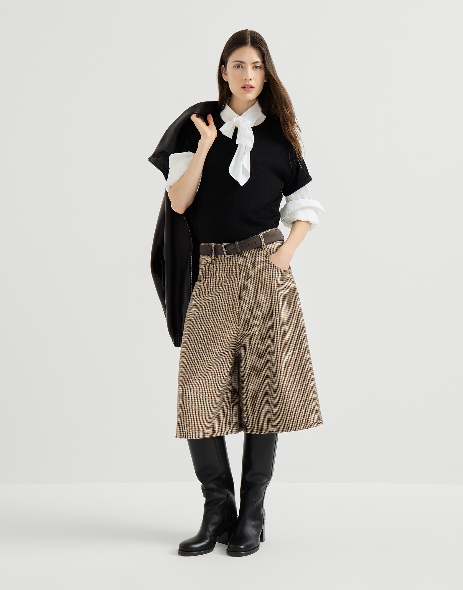 262WOUTFITCS205 image number 0