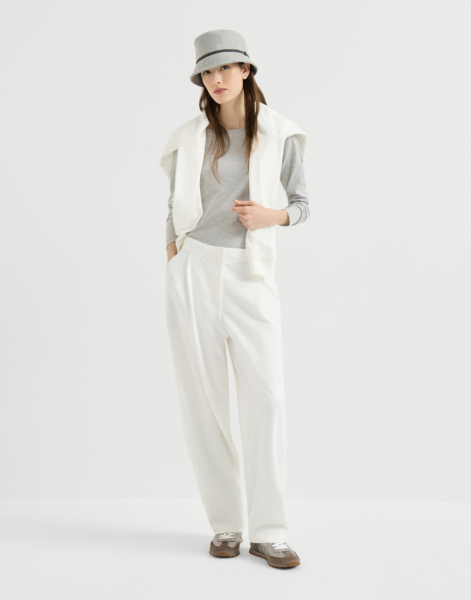 262WOUTFITCS209 image number 0