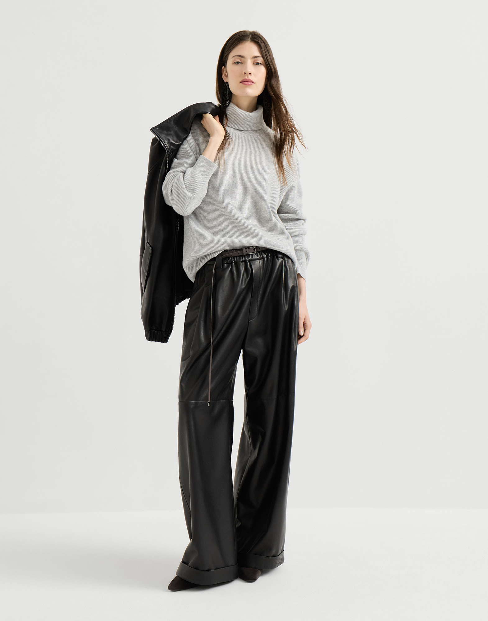 262WOUTFITCS215 image number 0